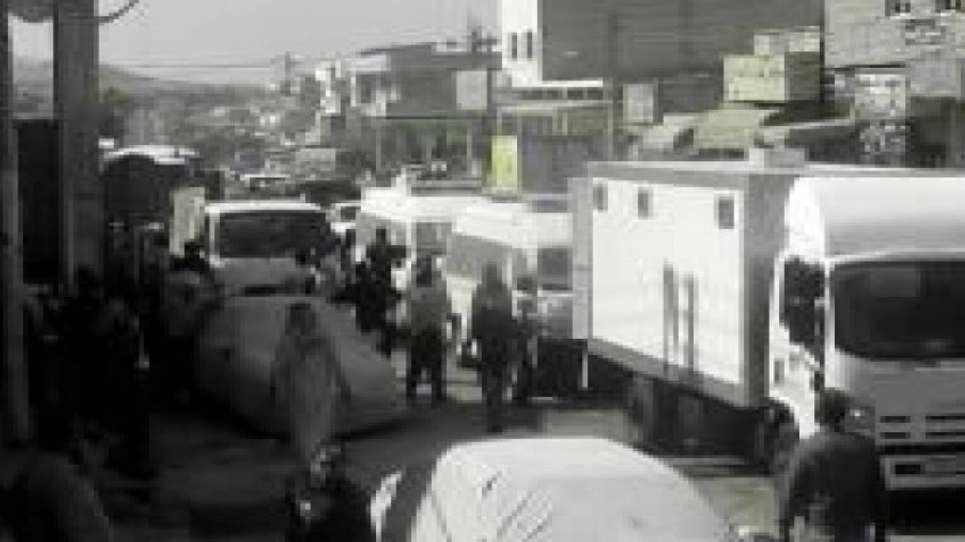 حمله امنية لازالة البسطات في ديرعلا