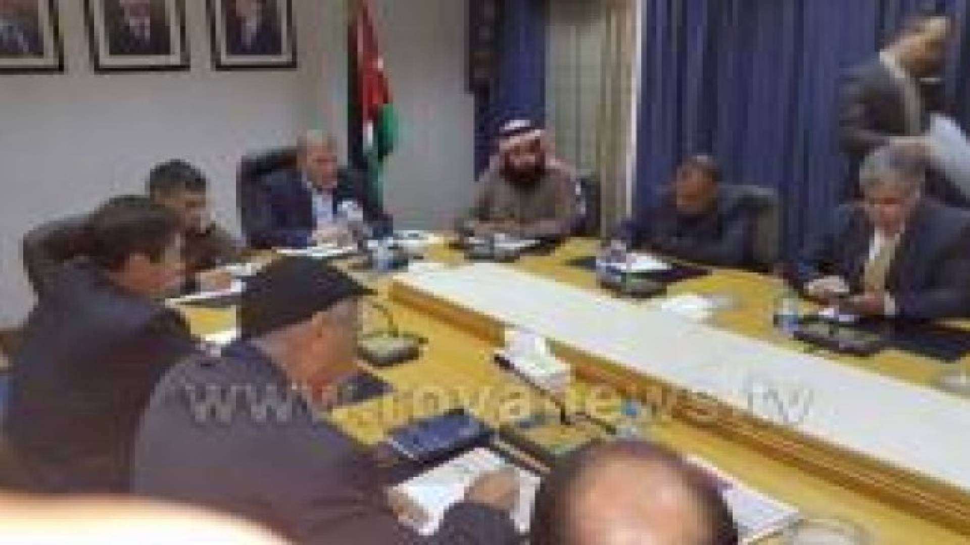 اللجنة "الادارية والقانونية" النيانية تناقش قانوني البلديات واللامركزية