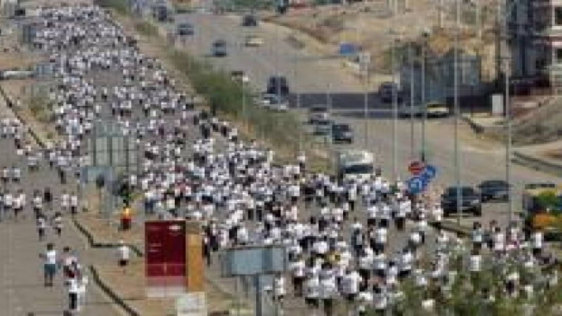 الأمن يعلن تحويلات وإغلاقات الطرق جراء سباق التراماراثون البحر الميت..تفاصيل