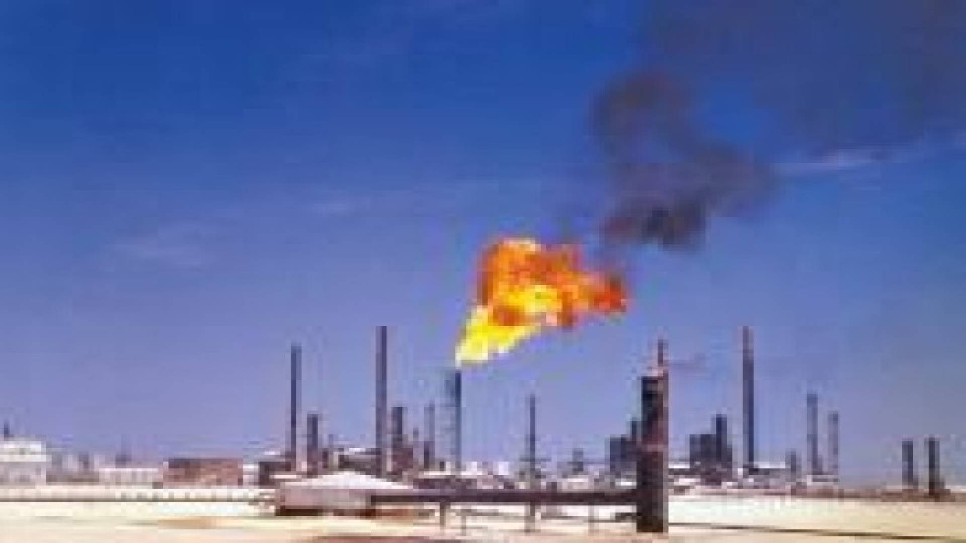 مصر تعلن تحقيق كشف بترولي جديد بالصحراء الغربية