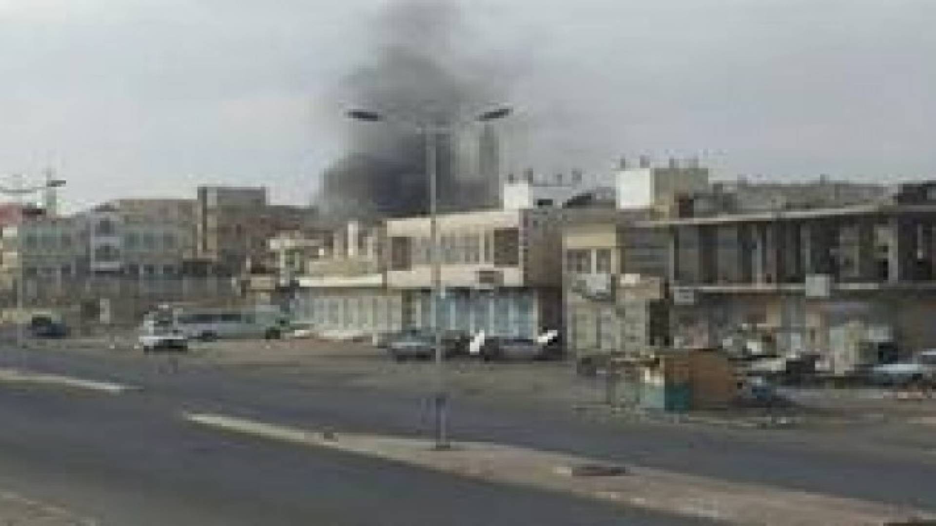 إخلاء معسكرات بحضرموت وقصف على عدن