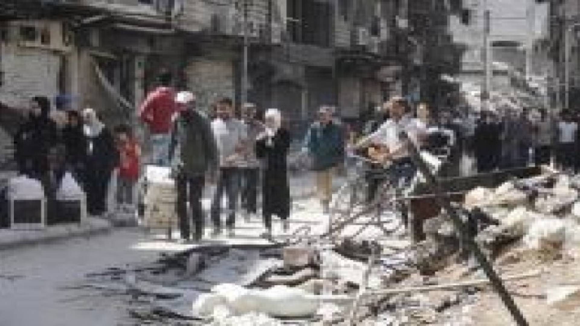 منظمة التحرير الفلسطينية تجلي 2000 شخص من مخيم اليرموك جنوب دمشق