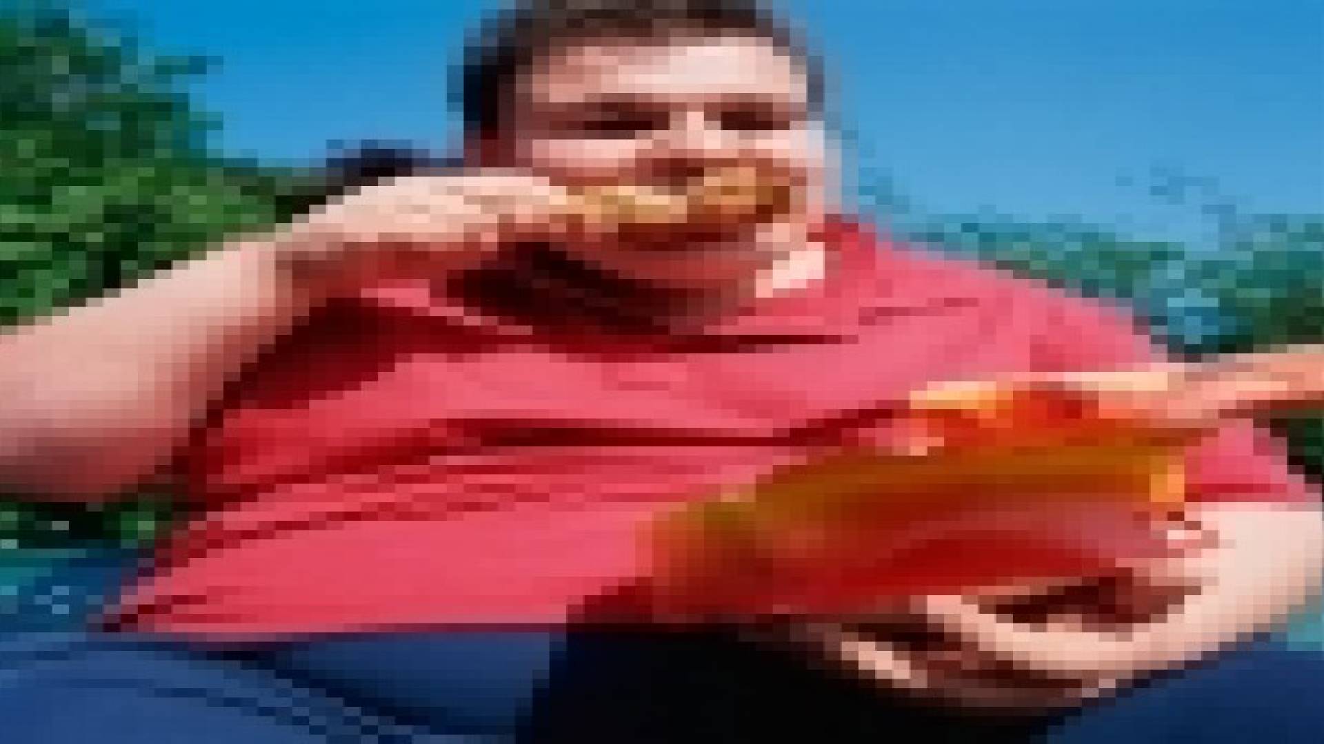 البدين يشم رائحة الطعام عن بعد