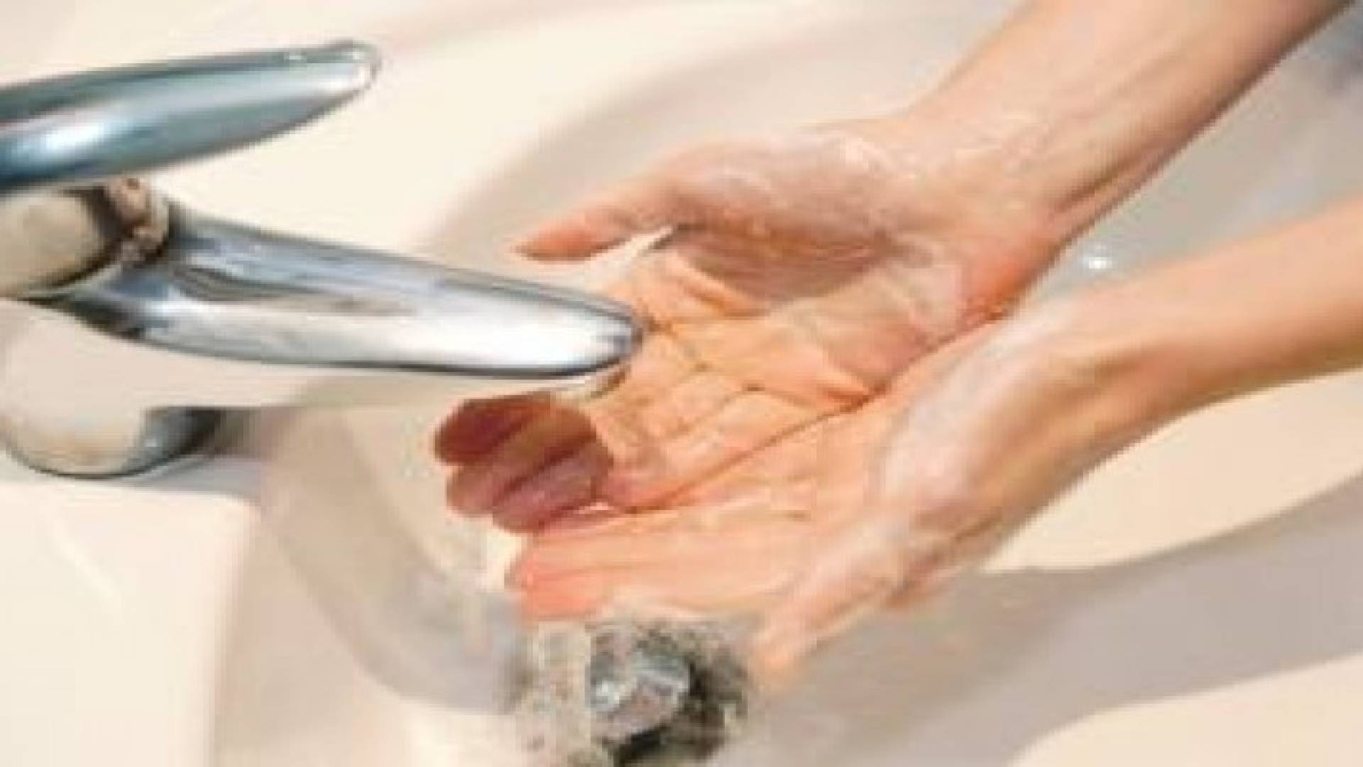 التنظيف المتكرر ينذر بالوسواس القهري‬