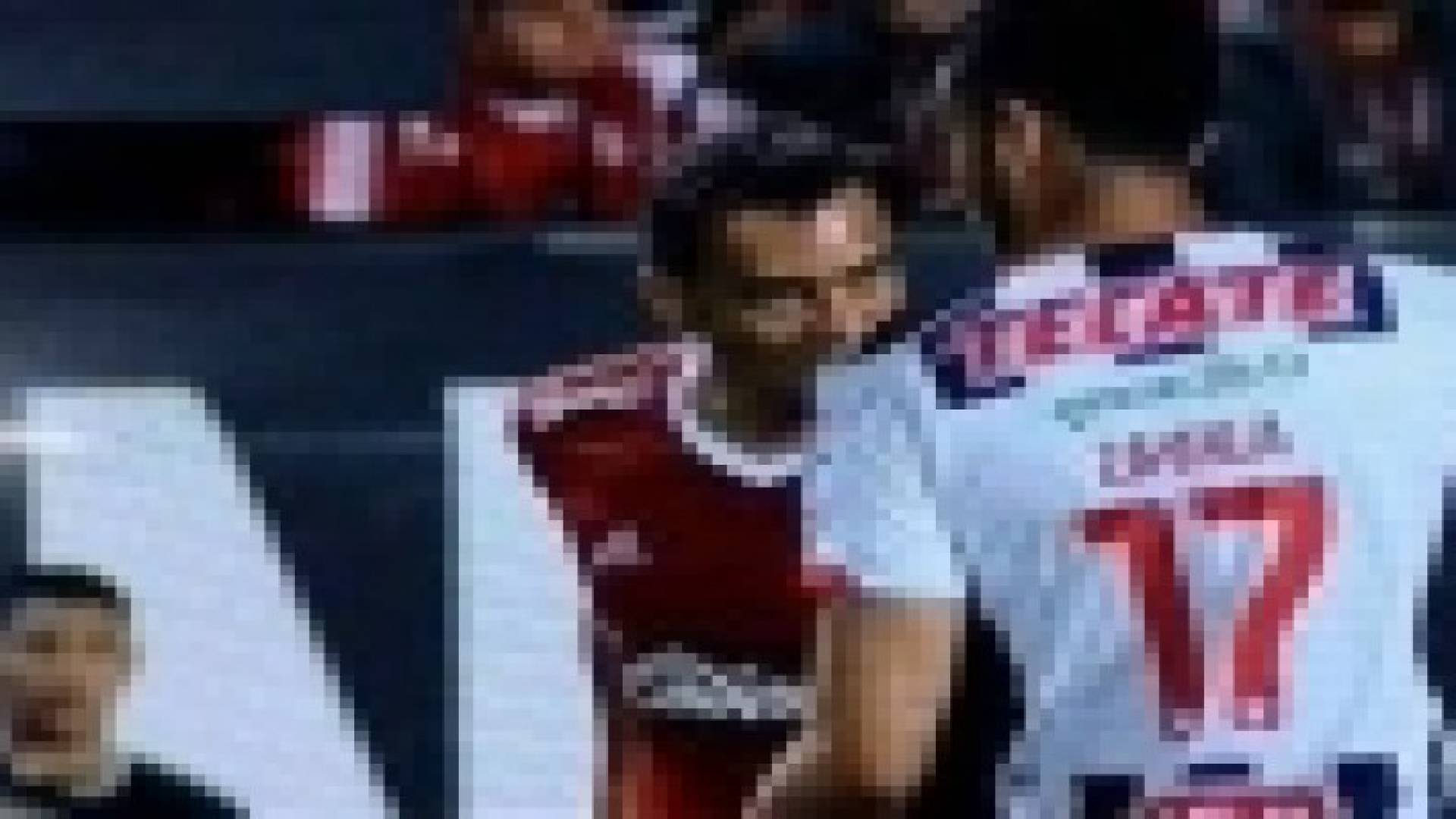 بالفيديو: الفنزويلي أرانغو يقلد سواريز ويعض مدافعا