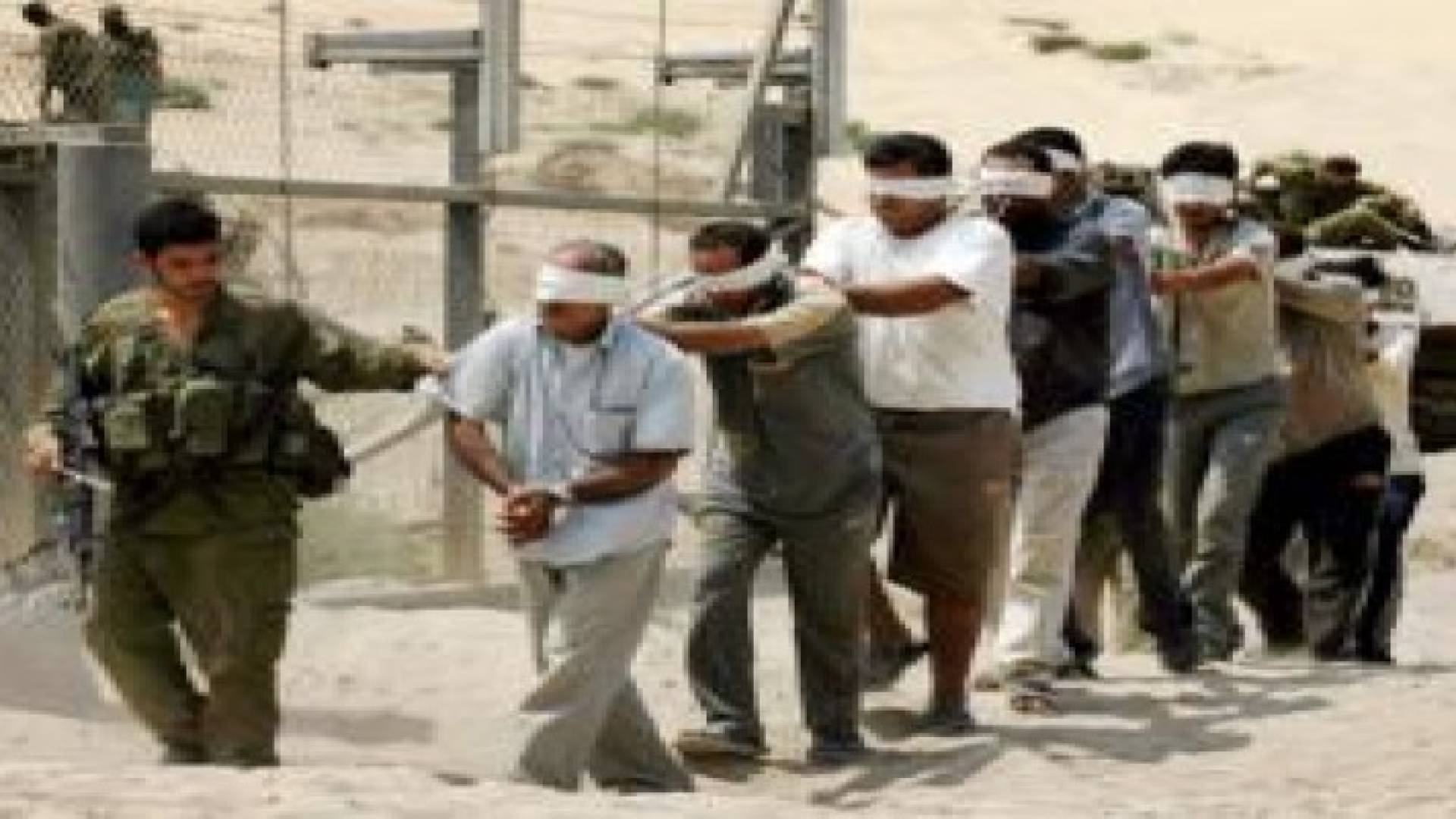 الاحتلال يعتقل 8 فلسطينيين بالضفة العربية