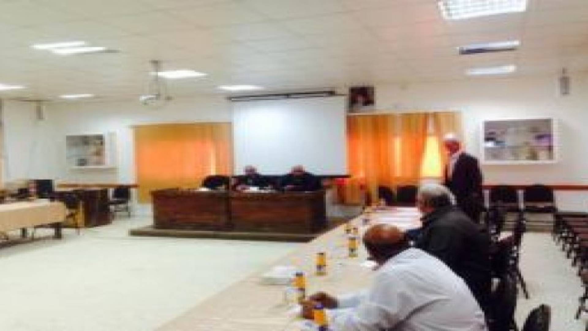 التربية تعقد اجتماعا للجان المحلية في الشونة الجنوبية