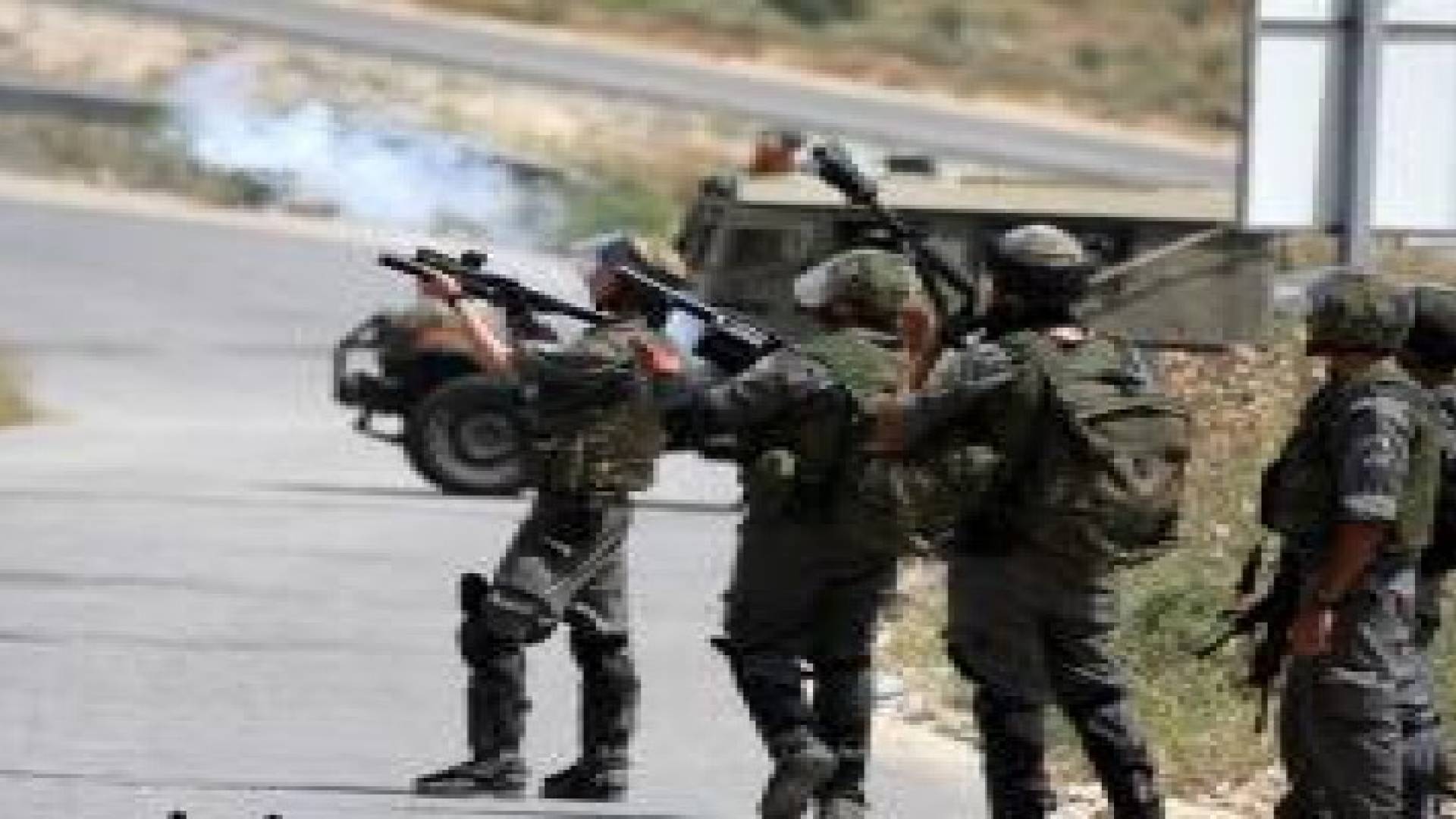 غزة: اصابة شاب فلسطيني برصاص الاحتلال