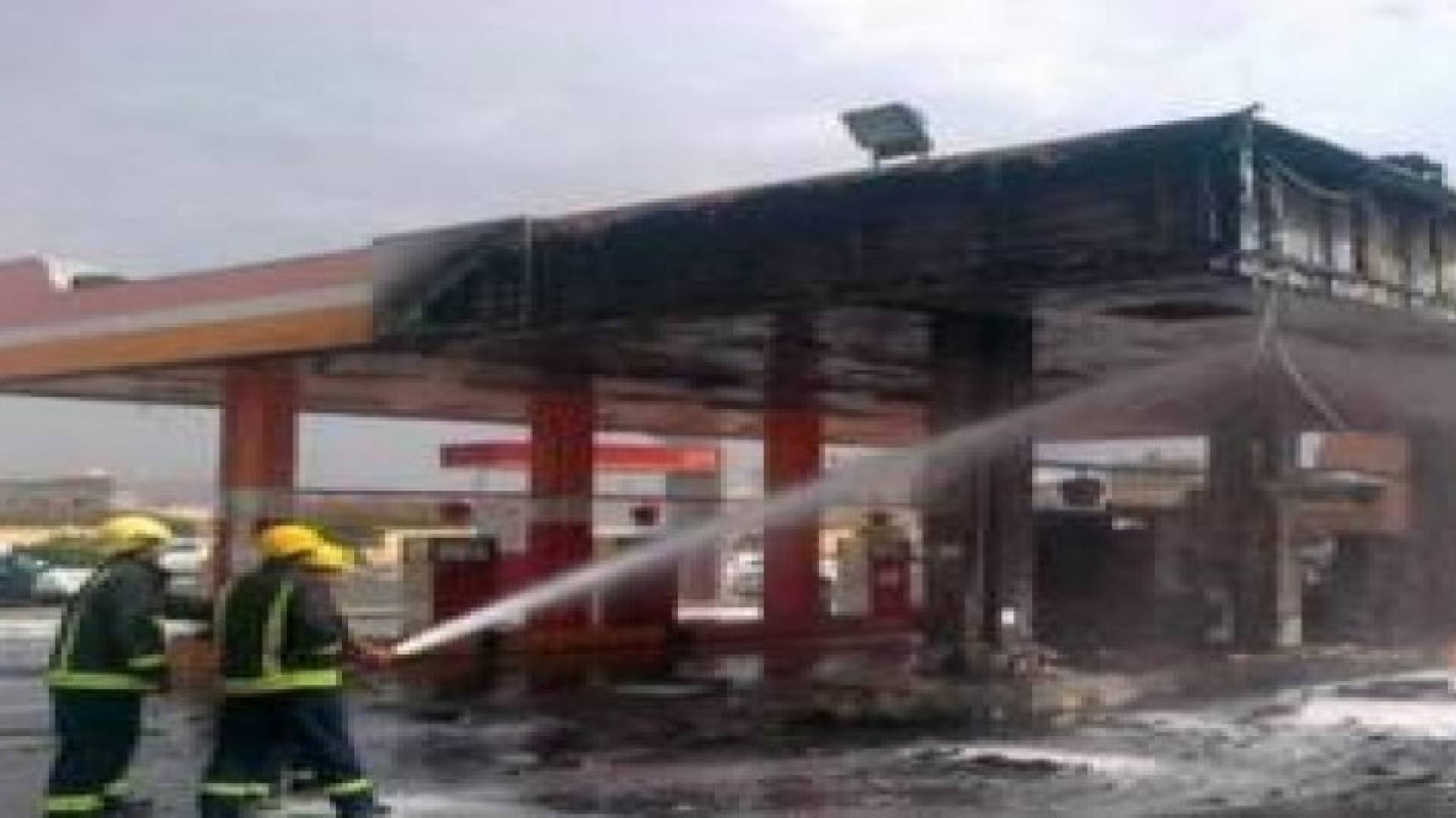 حريق في محطة محروقات بسبب عقب سيجارة
