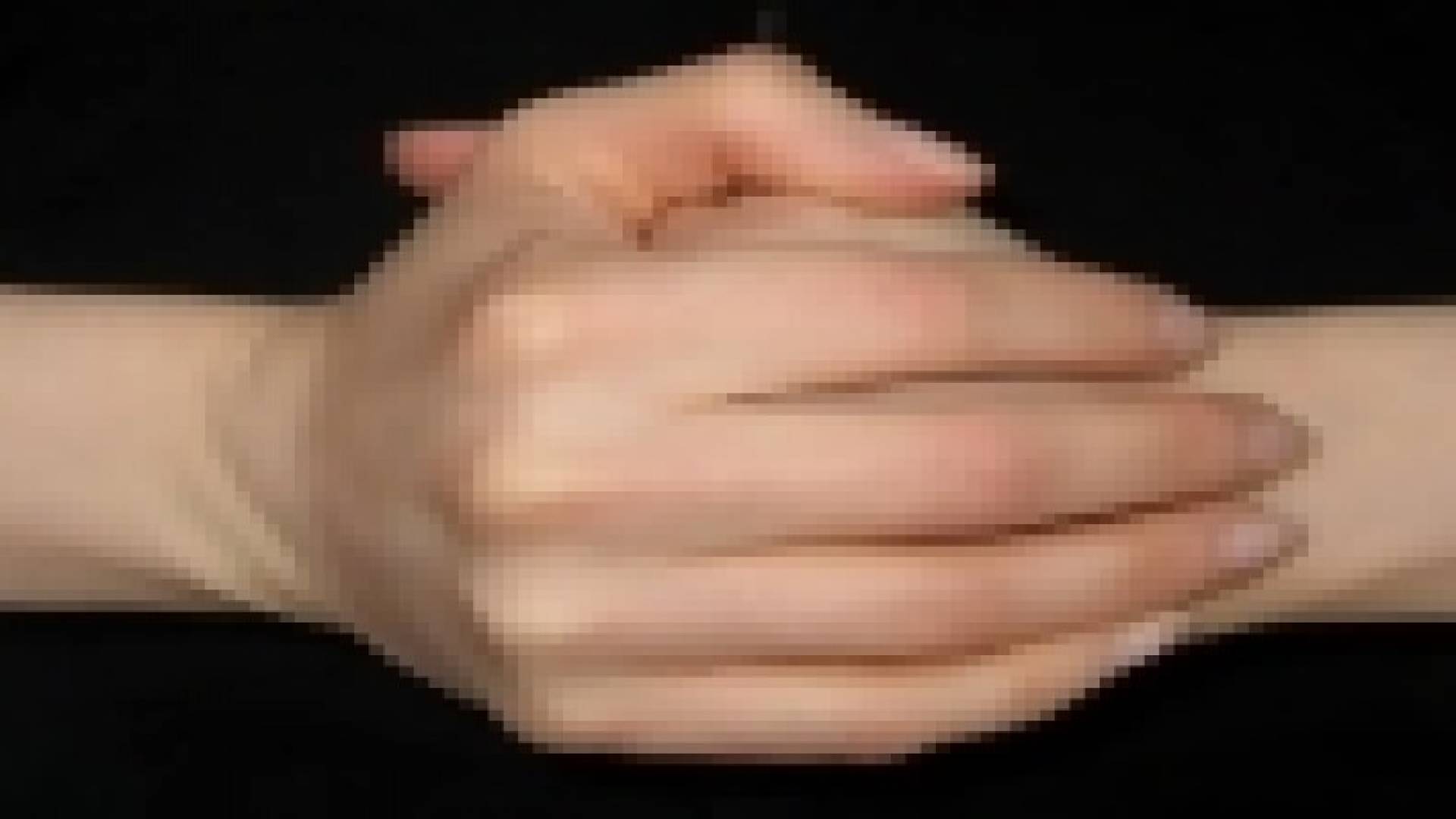 فرقعة الأصابع، هل لها أضرار؟