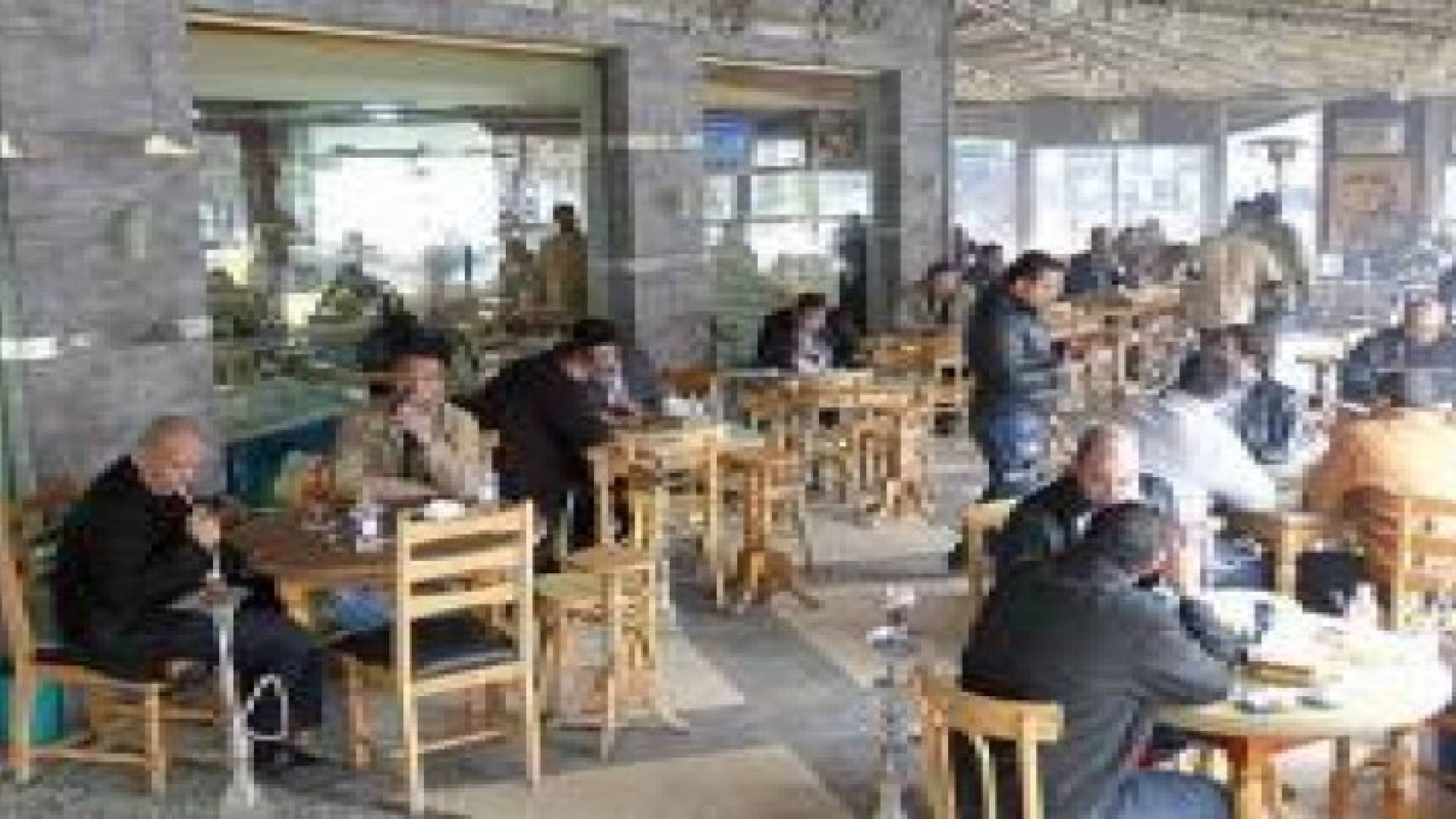 "السياحة":لا قرار بإغلاق المقاهي بعد منتصف الليل