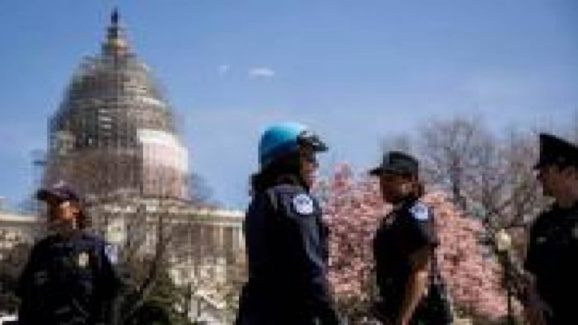 منتحر الكونغرس طالب بـ"العدالة الاجتماعية"