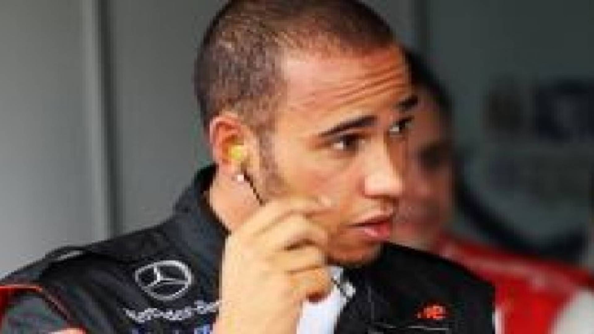 هاميلتون يتوج بلقب الجائزة الكبرى الصيني