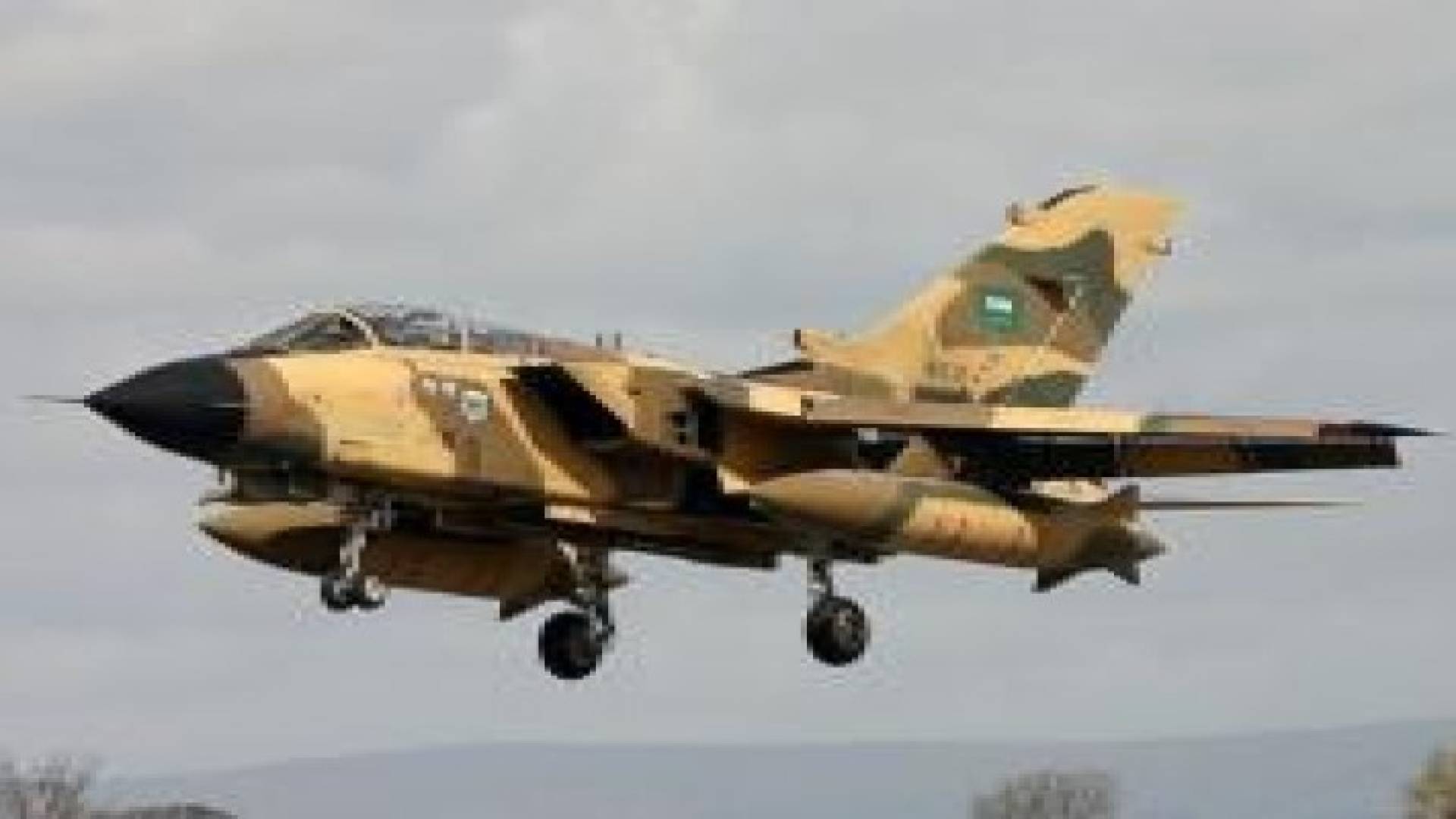 طائرات "عاصفة الحزم" تقصف مواقع للحوثيين شرقي وجنوبي اليمن