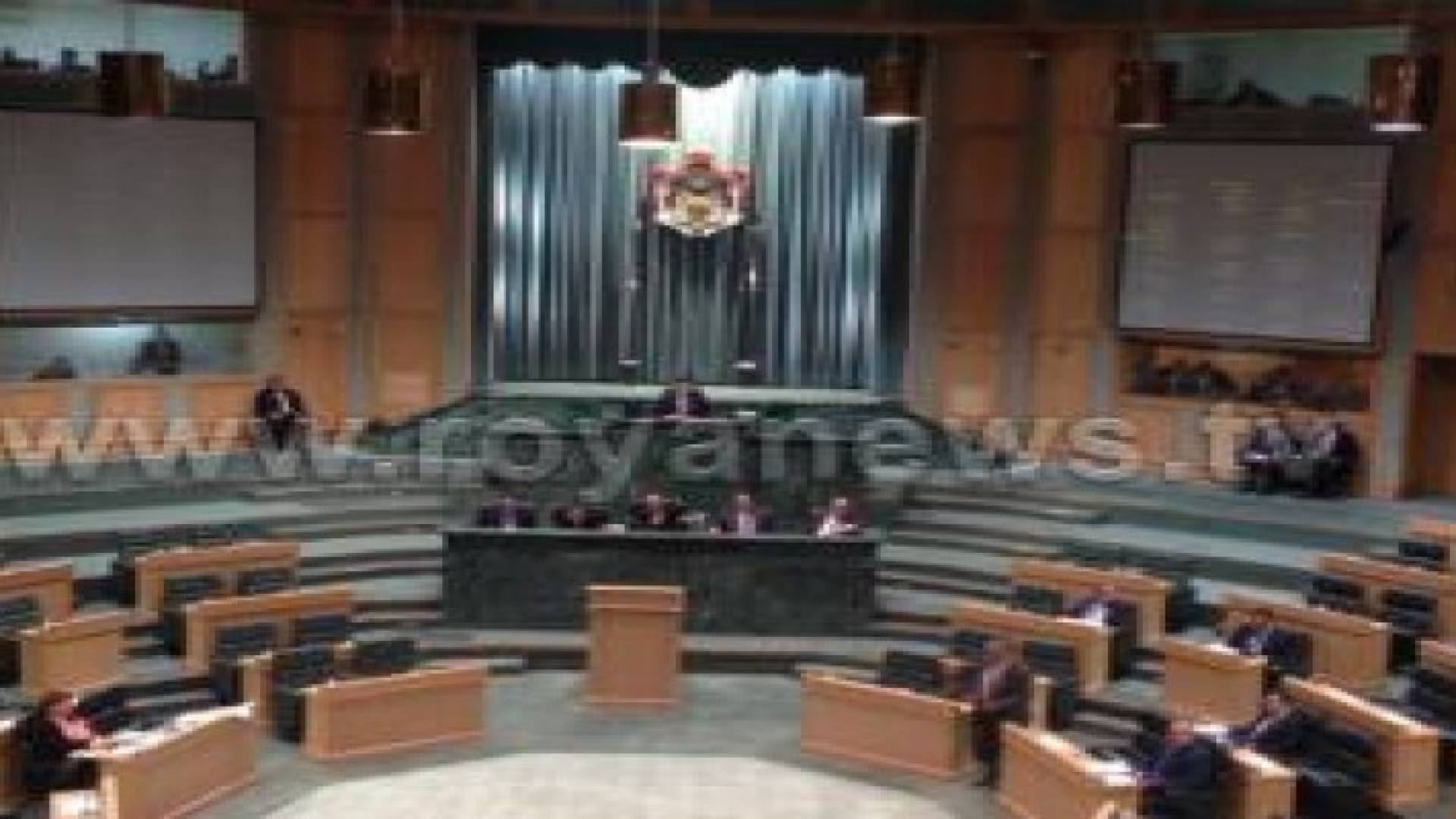 الخدمات العامة والنقل النيابية تستمع لشكاوى اصحاب الشركات المستثمرة في النقل الدولي