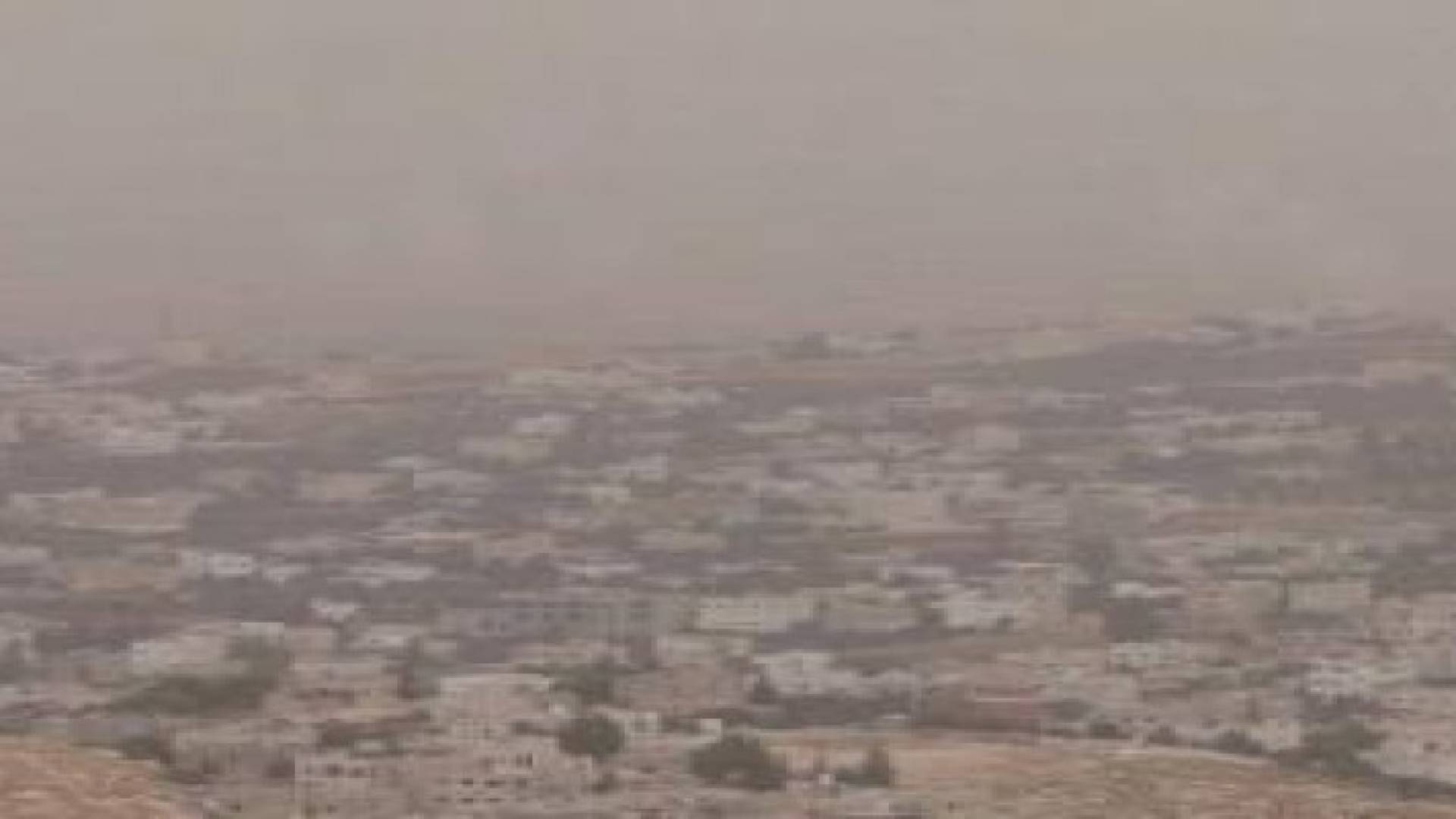 الأربعاء: الغبار وفرص الأمطار الرعدية يجتمعان بأجواء المملكة