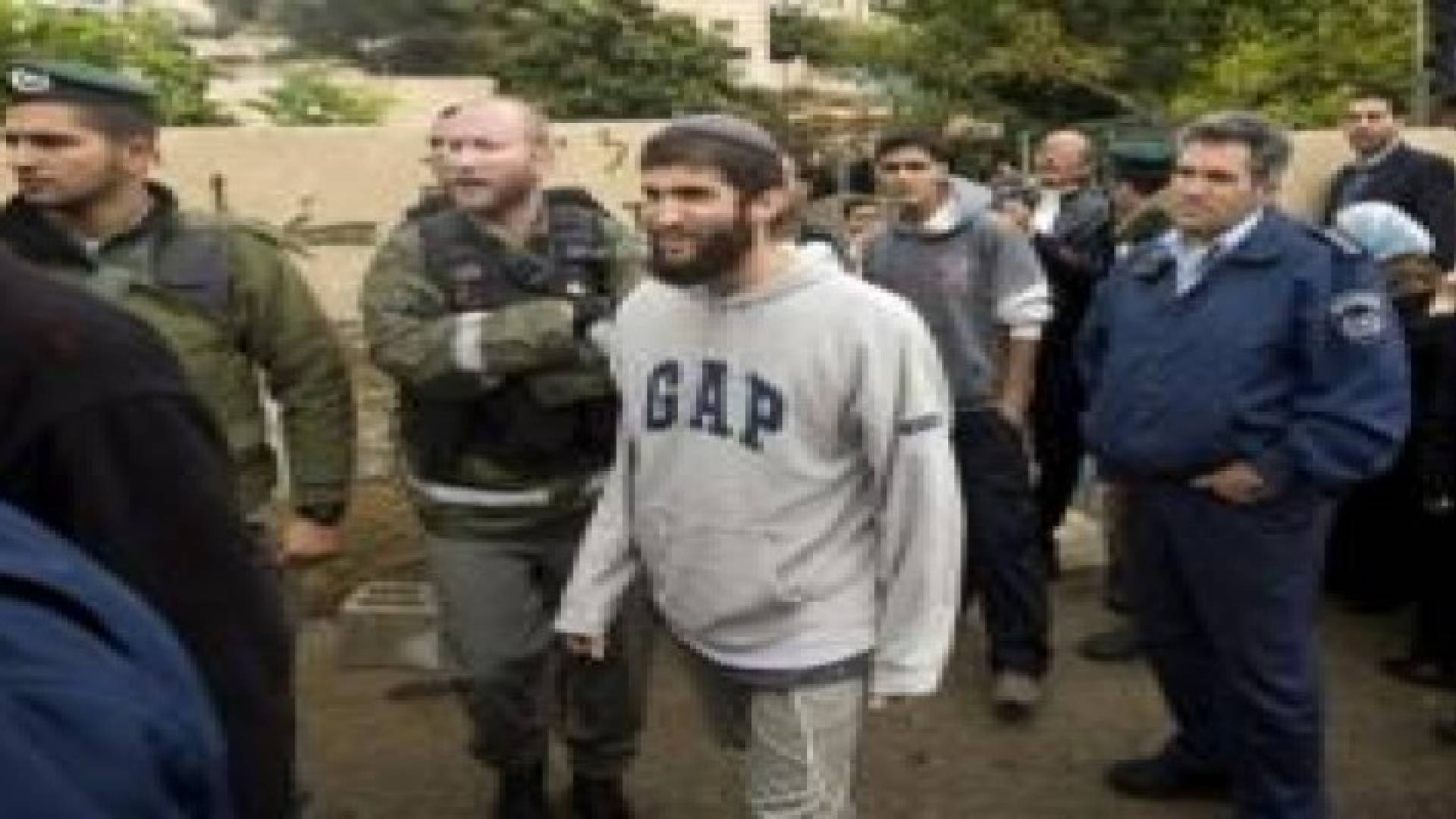 مستوطنون متطرفون يقتحمون مقامات دينية شمال سلفيت