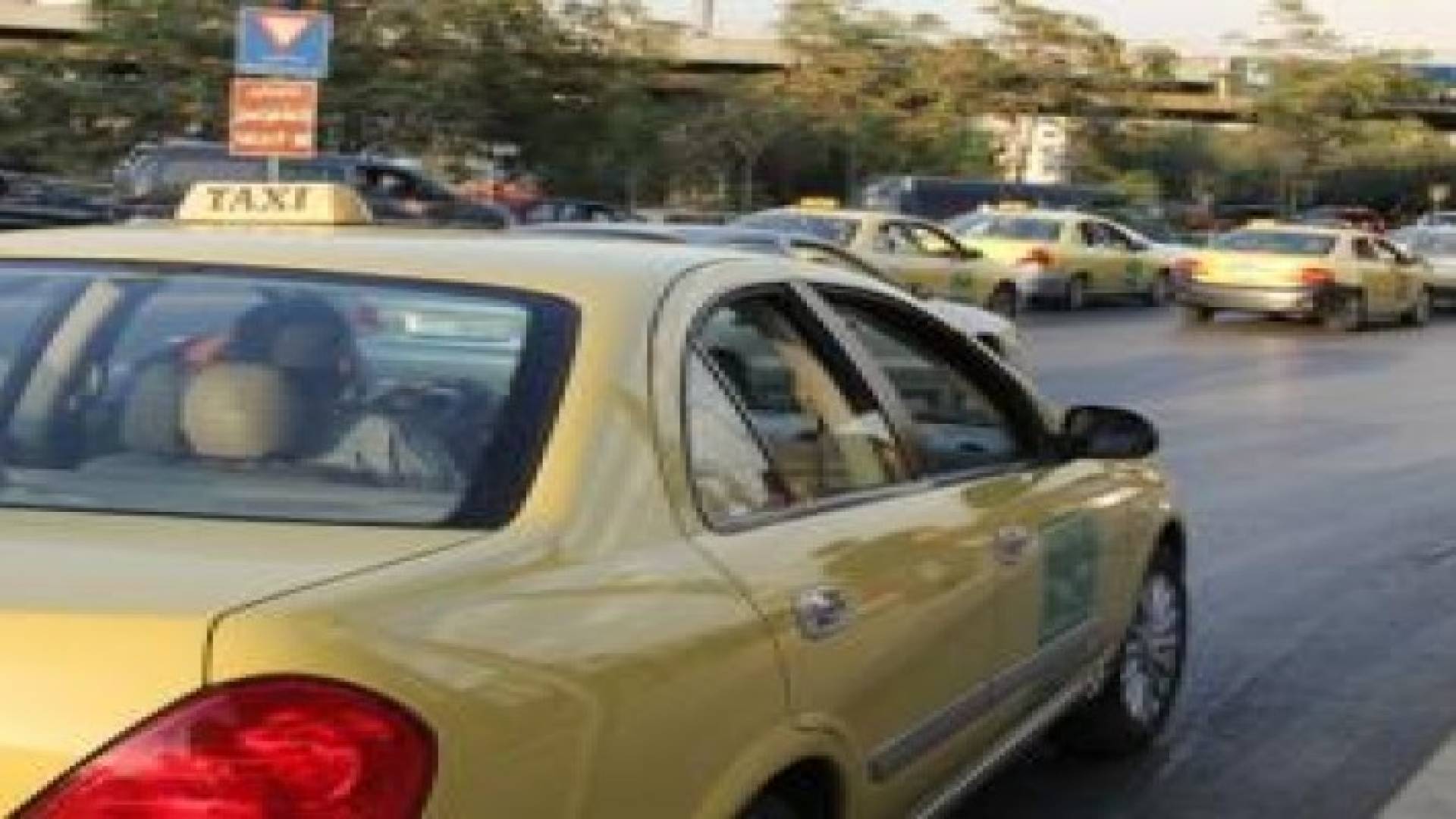 تعليمات جديدة لتوحيد زي سائقي التكسي