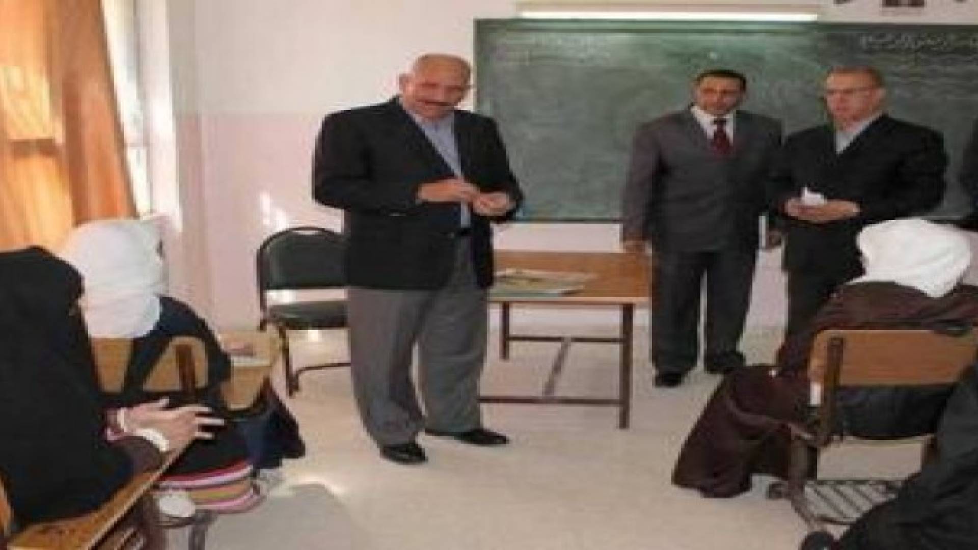 الذنيبات يتفقد مدرسة حي العماوي الثانوية بالمهاجرين