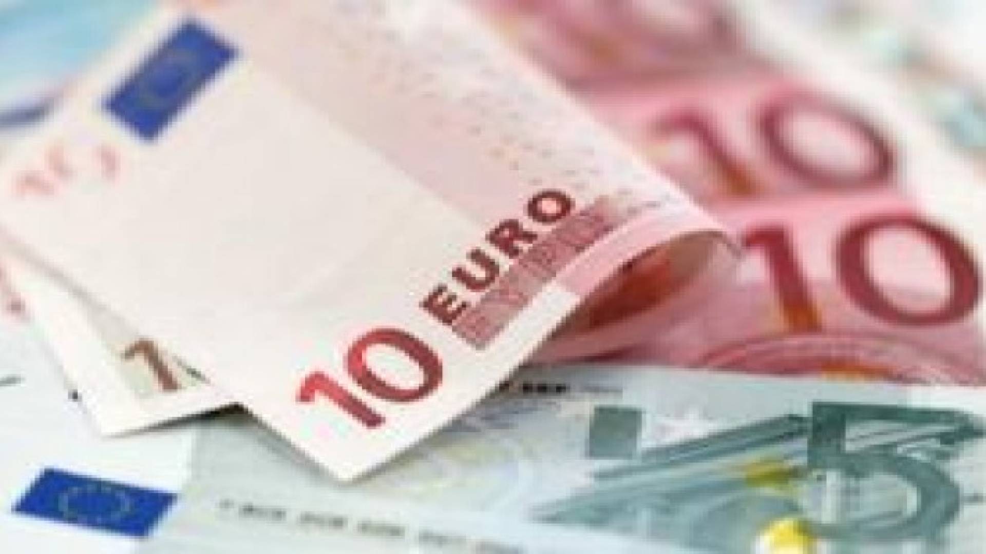 خبراء:أسعار اليورو إنخفضت بنسبة 21 % خلال اقل من سنة