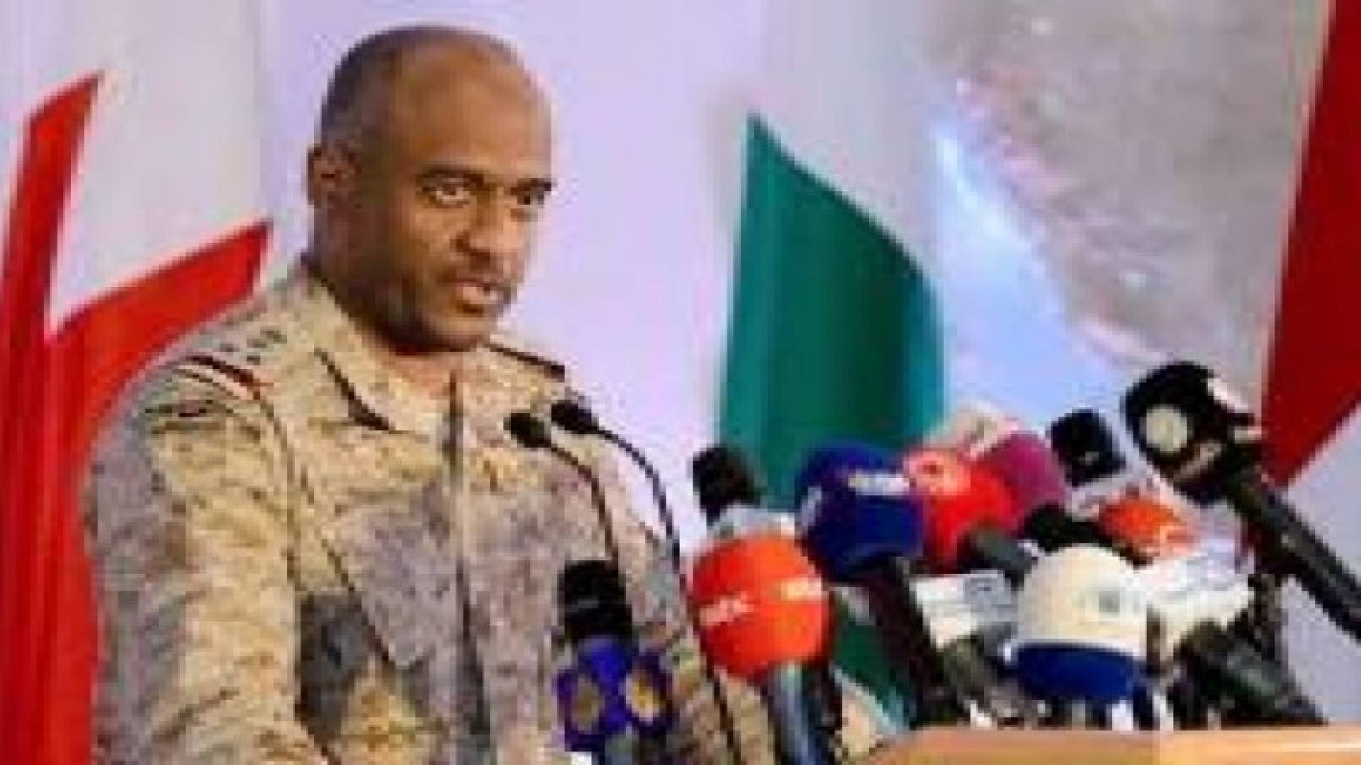 "عاصفة الحزم": نحقق بالسعودية مع طاقم طائرة إغاثة حطت بصنعاء دون تصريح