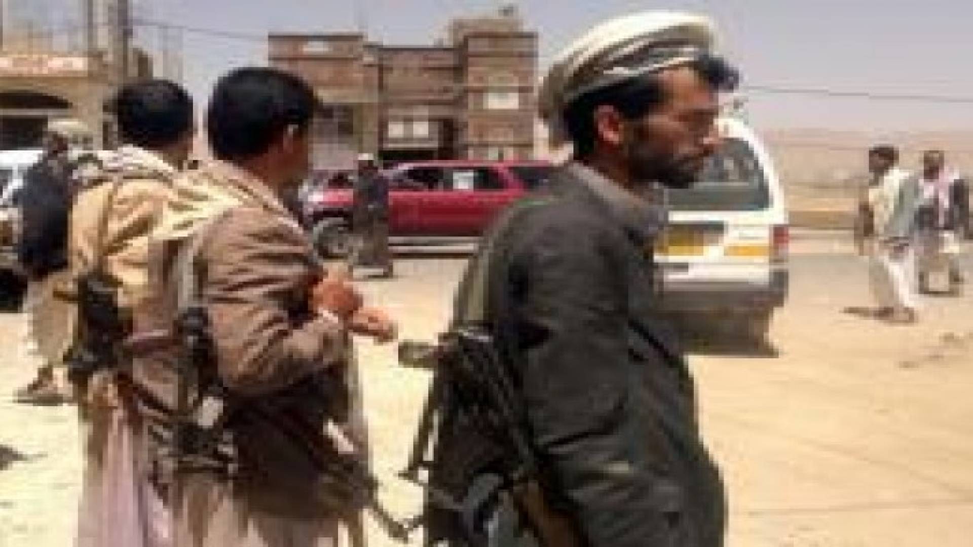 مسلحون مجهولون يهاجمون مقرا للحوثيين غربي اليمن