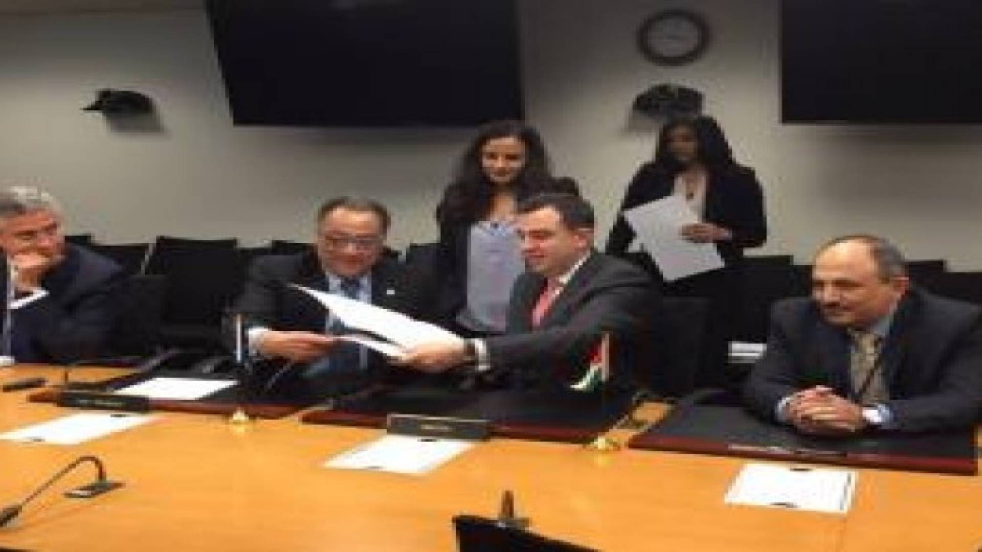 الاردن يوقع اتفاقية قرض ميسر بقيمة 50 مليون دولار مع البنك الدولي