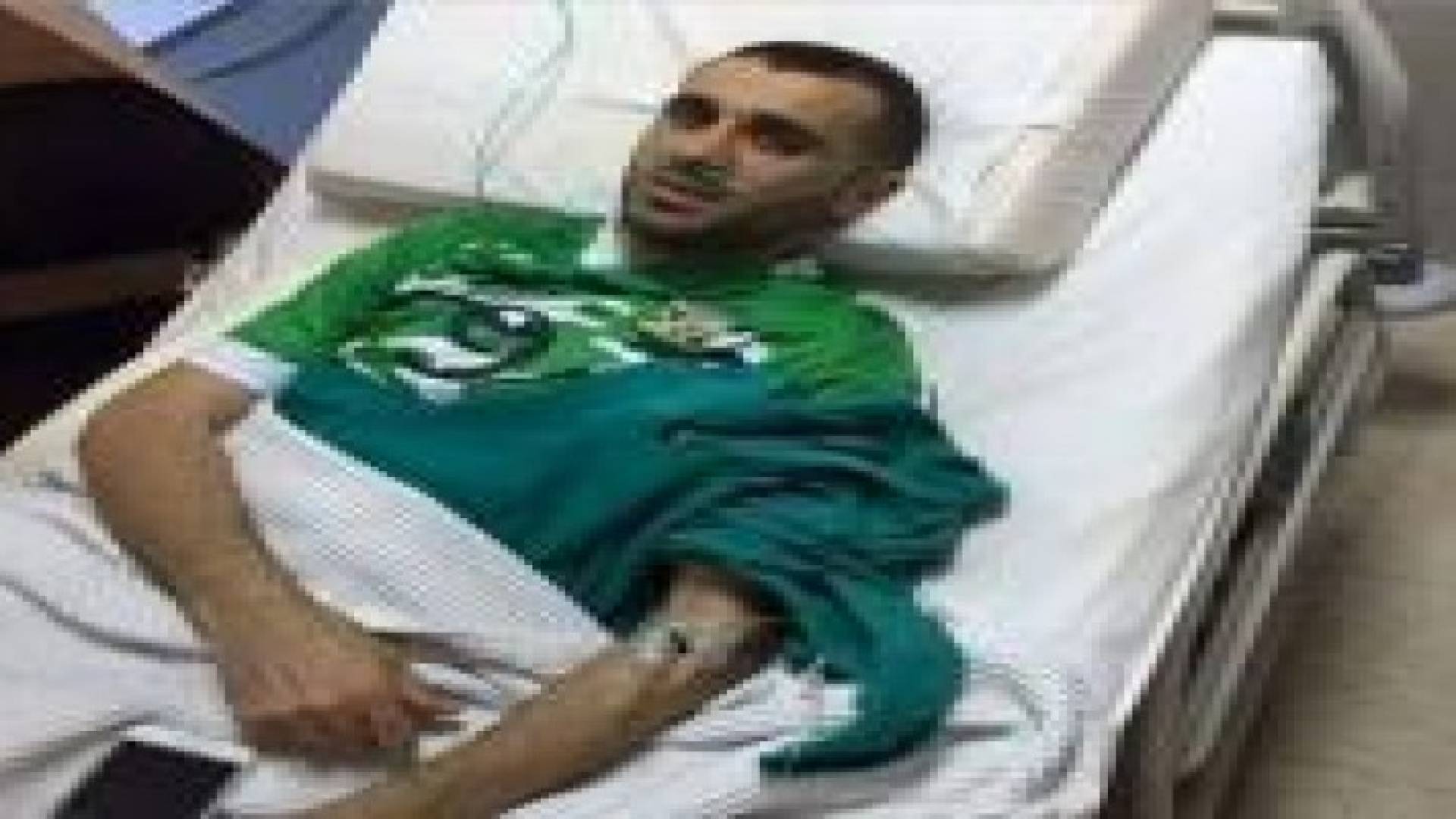 رئيس الوزراء يطمئن على صحة اللاعب احمد هايل