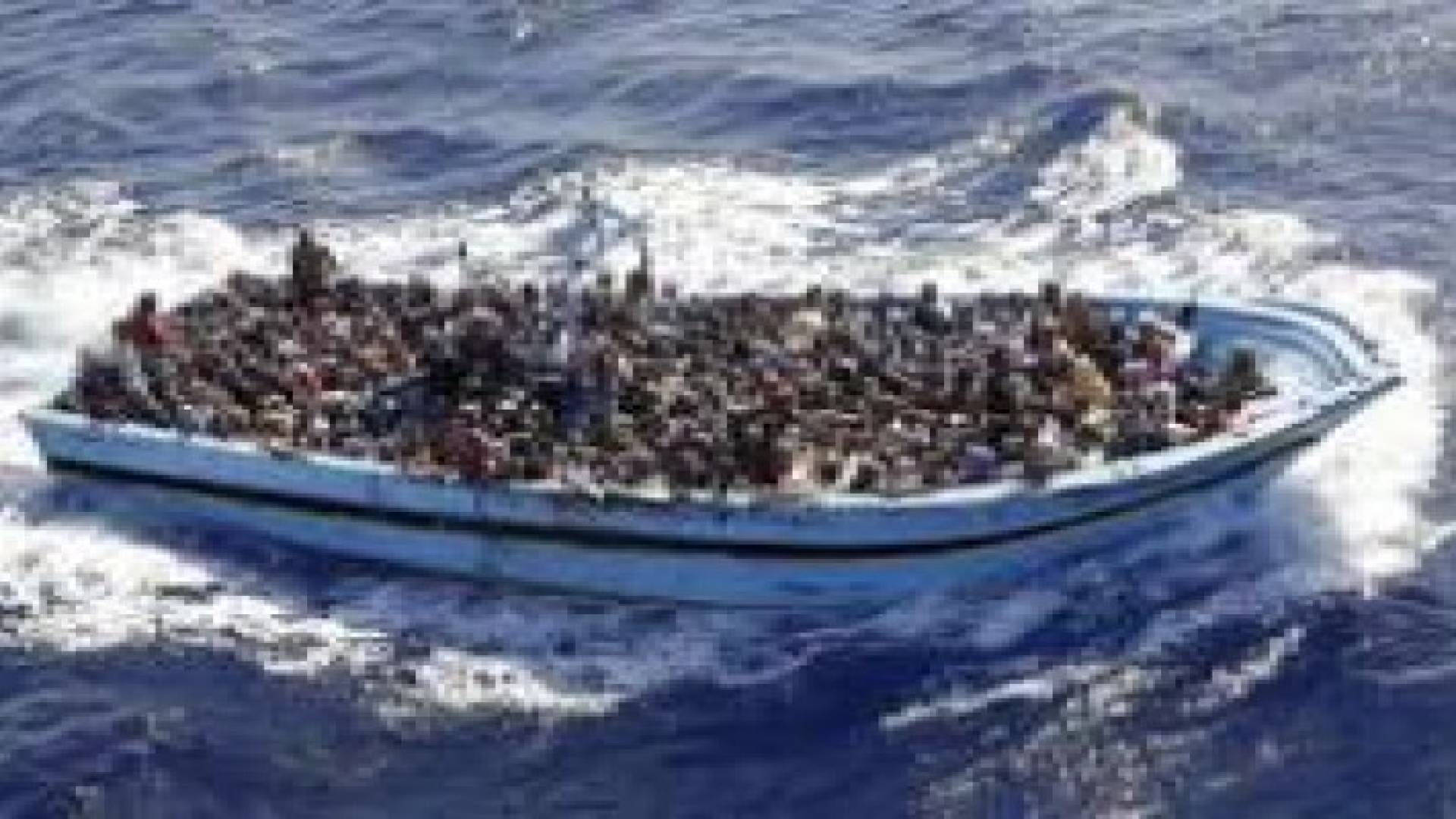 غرق مركب على متنه 700 مهاجر في البحر المتوسط
