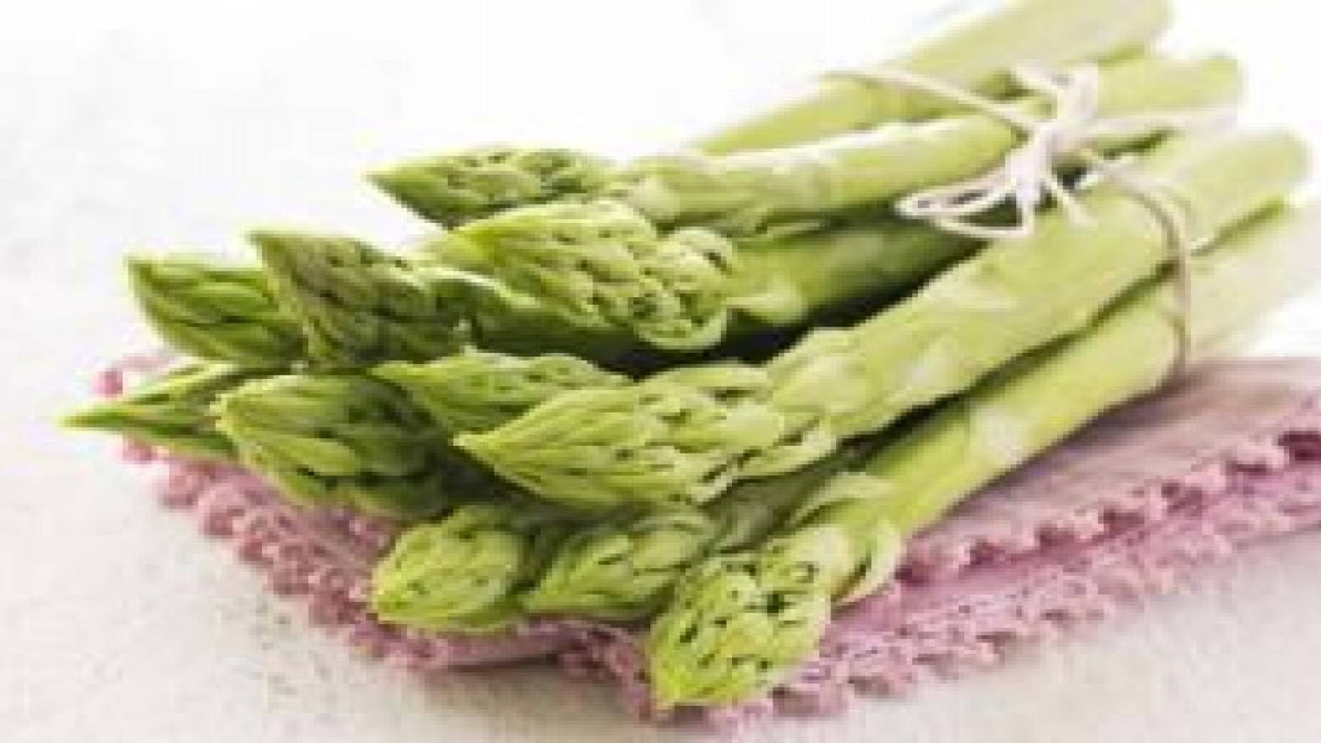 الهليون يغذيك بفيتامين "ج"