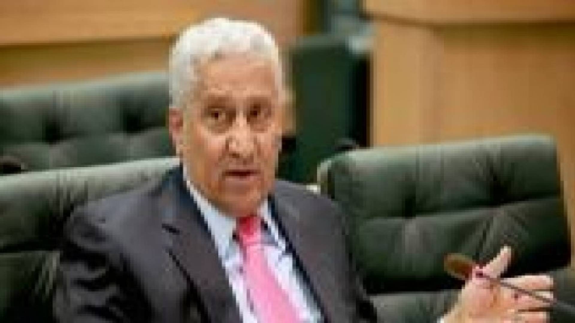 الفريق الاقتصادي للمبادرة النيابية يلتقي رئيس الوزراء