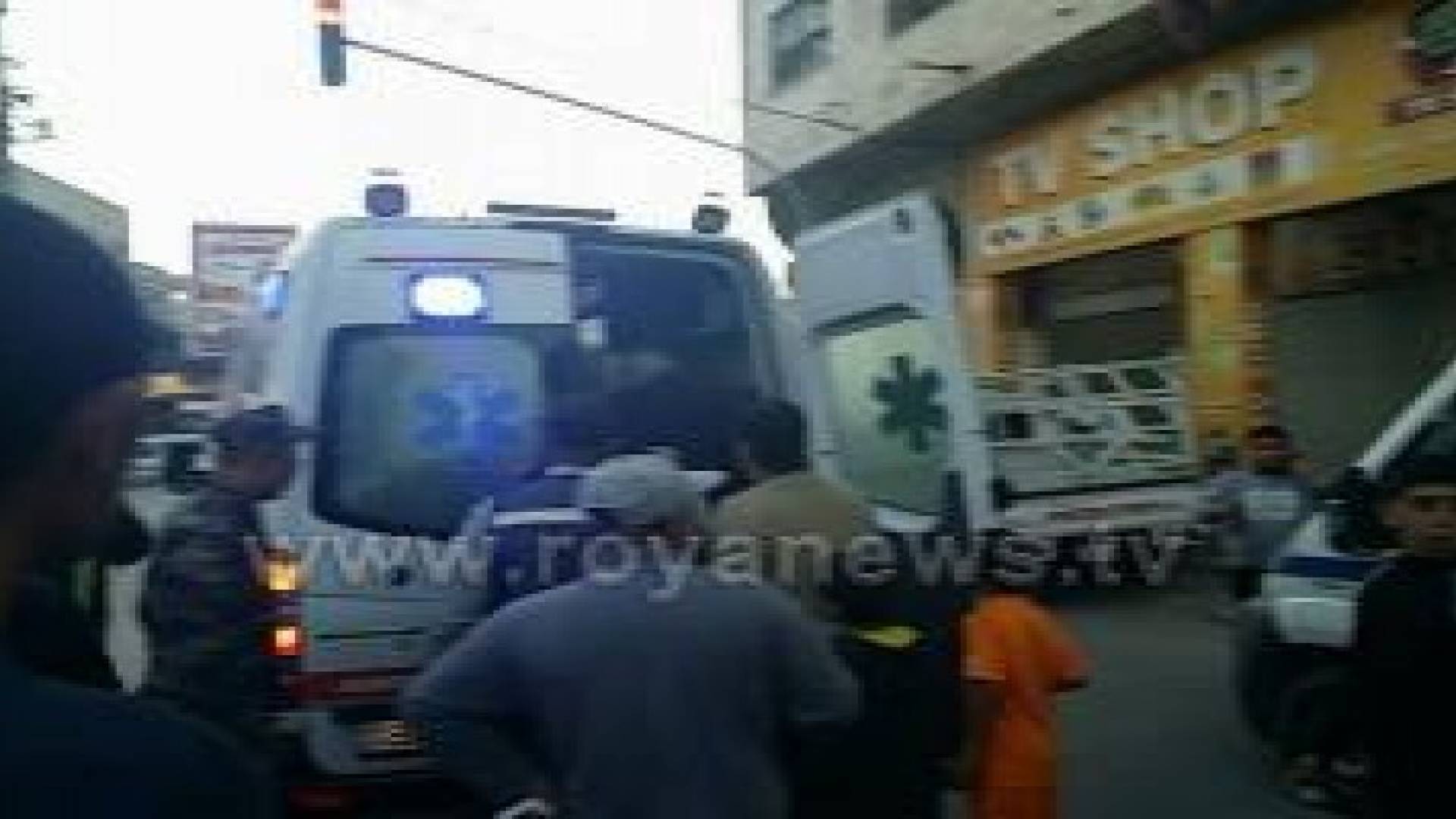 تدهور شاحنة واصطدامها بـ 4 سيارات في اربد .. صور