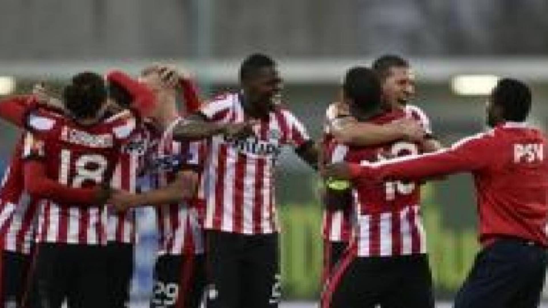 أيندهوفن يتوج بلقب الدوري الهولندي لكرة القدم للمرة الثانية والعشرين في تاريخه