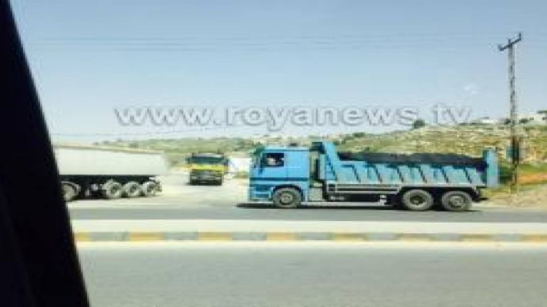 منع القلابات من المرور عبر طريق وادي شعيب