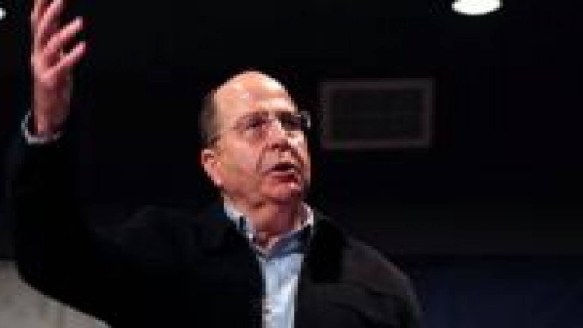 يعلون يلمح باستعداده التفاوض مع حماس لصفقة تبادل