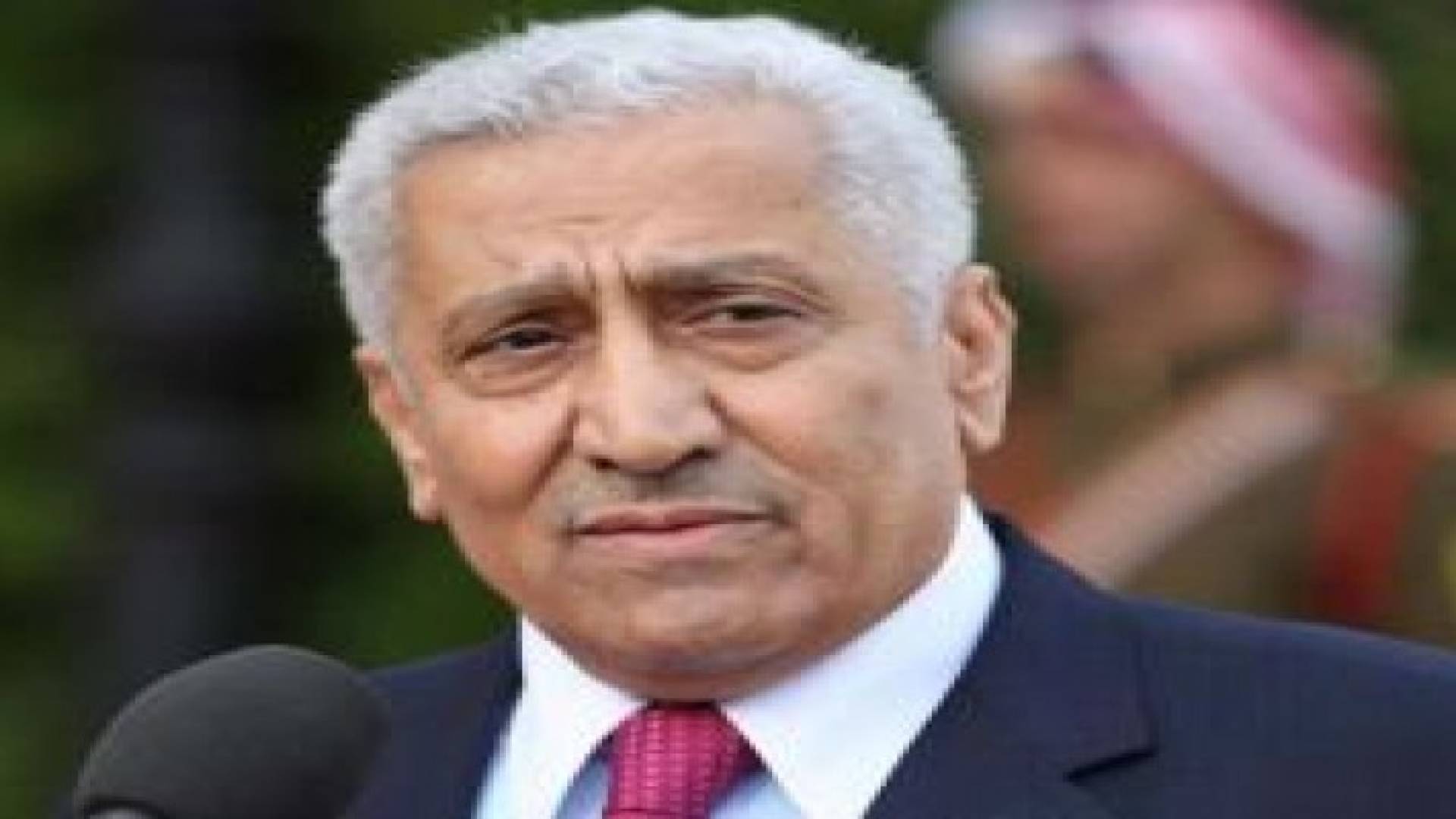 النسور يوجه بالتعامل مع شحنة القمح البولندية وفق القانون