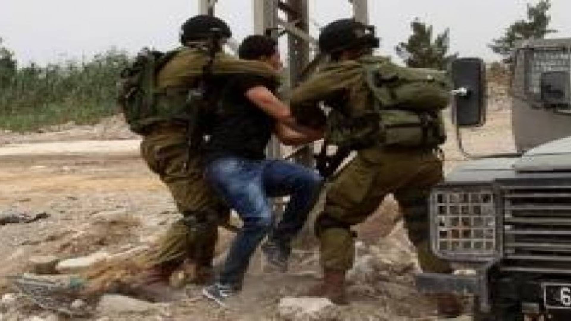 الاحتلال يعتقل 8 مواطنين بعد اقتحام منازل بالقدس