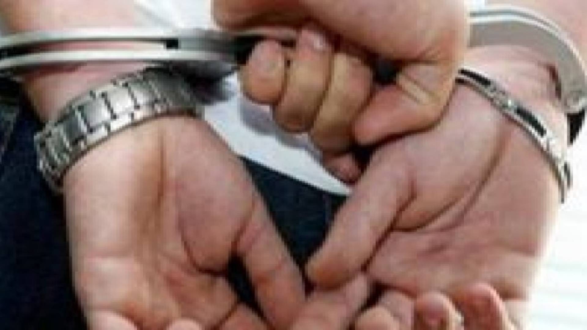 القبض على شخصين وفتاة أحدهم مصنف خطير