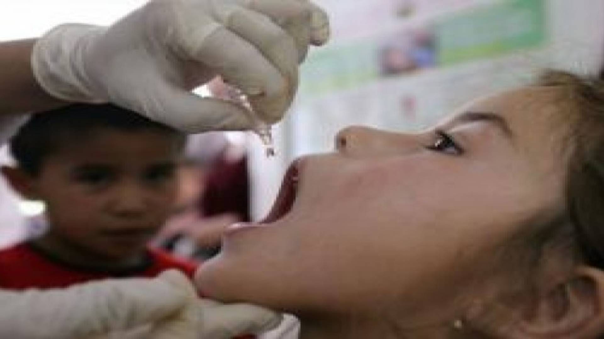 حملة تطعيم ضد شلل الاطفال للقاطنين بالمناطق "عالية الخطورة"