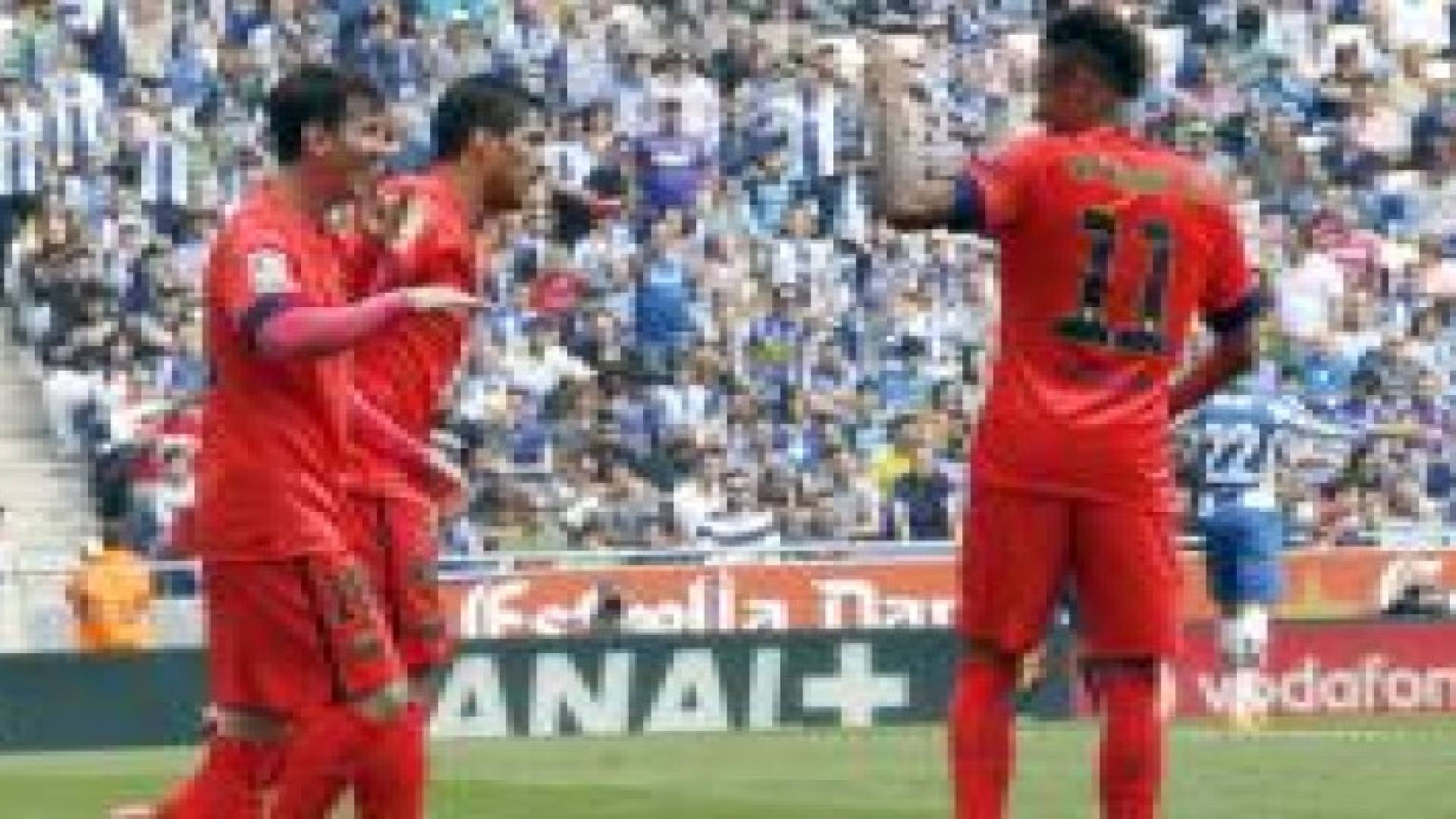 برشلونة يحسم ديربي كتالونيا بثنائية ميسي ونيمار ويتربع على القمة الإسبانية