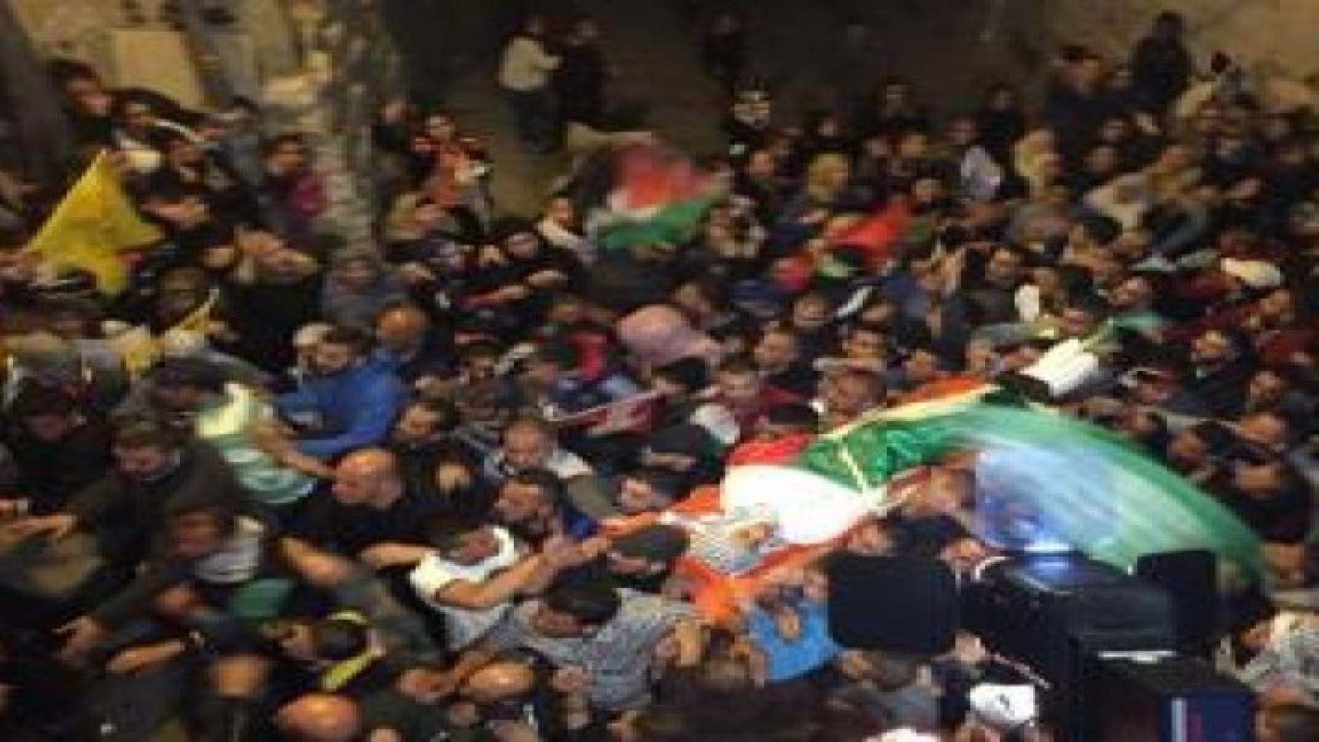مئات الفلسطينيين يشيعون الفتى أبو غنام في القدس
