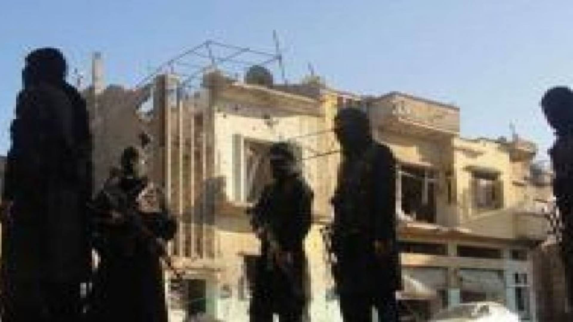 "داعش" يعدم 10 أشخاص بتهمة تهريب وقود بالموصل
