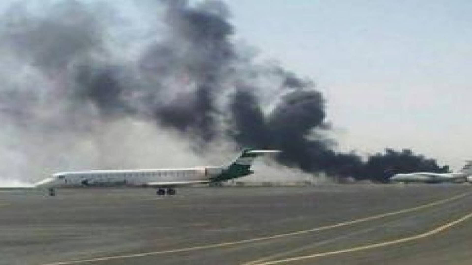 العسيري : أجبرنا طائرة إيرانية بالعودة وقصف مطار صنعاء لمنع هبوطها