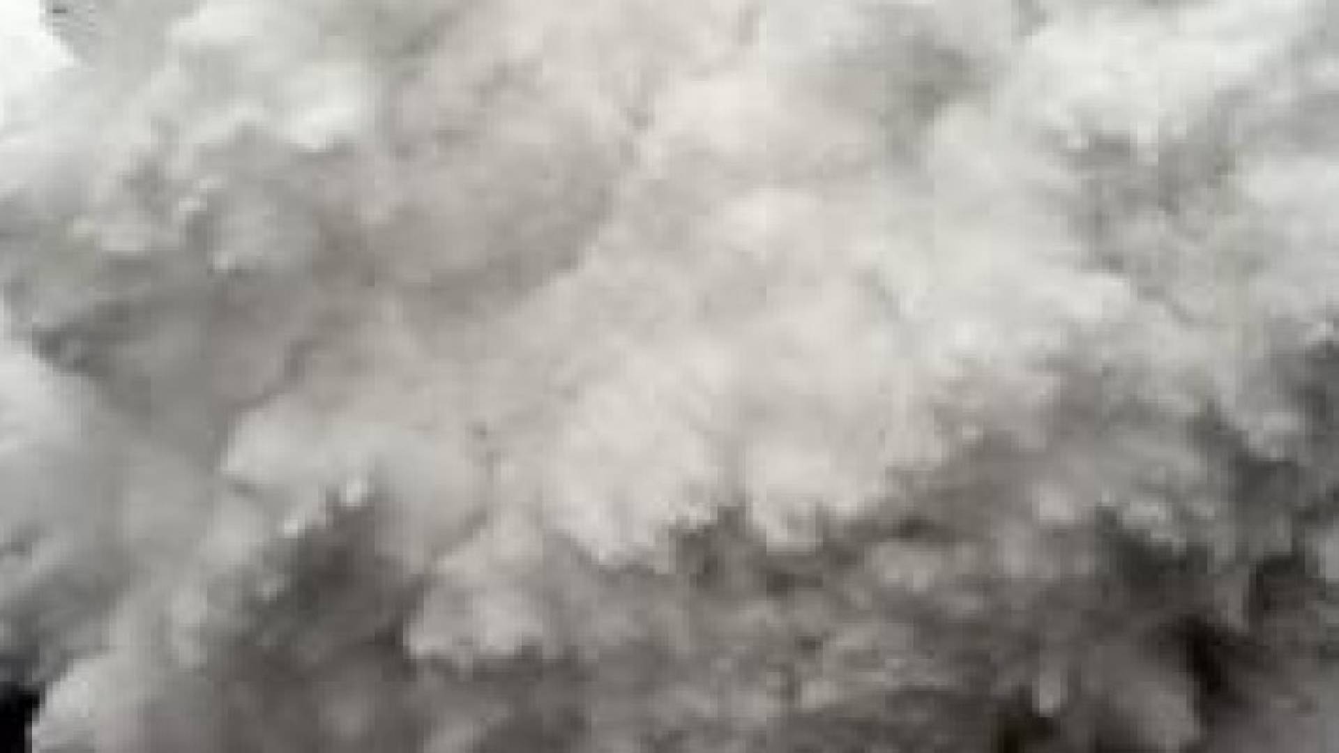 بالفيديو.. لحظات الانهيار المروع في جبل إفرست الذي تسبب في مقتل 20 شخصا