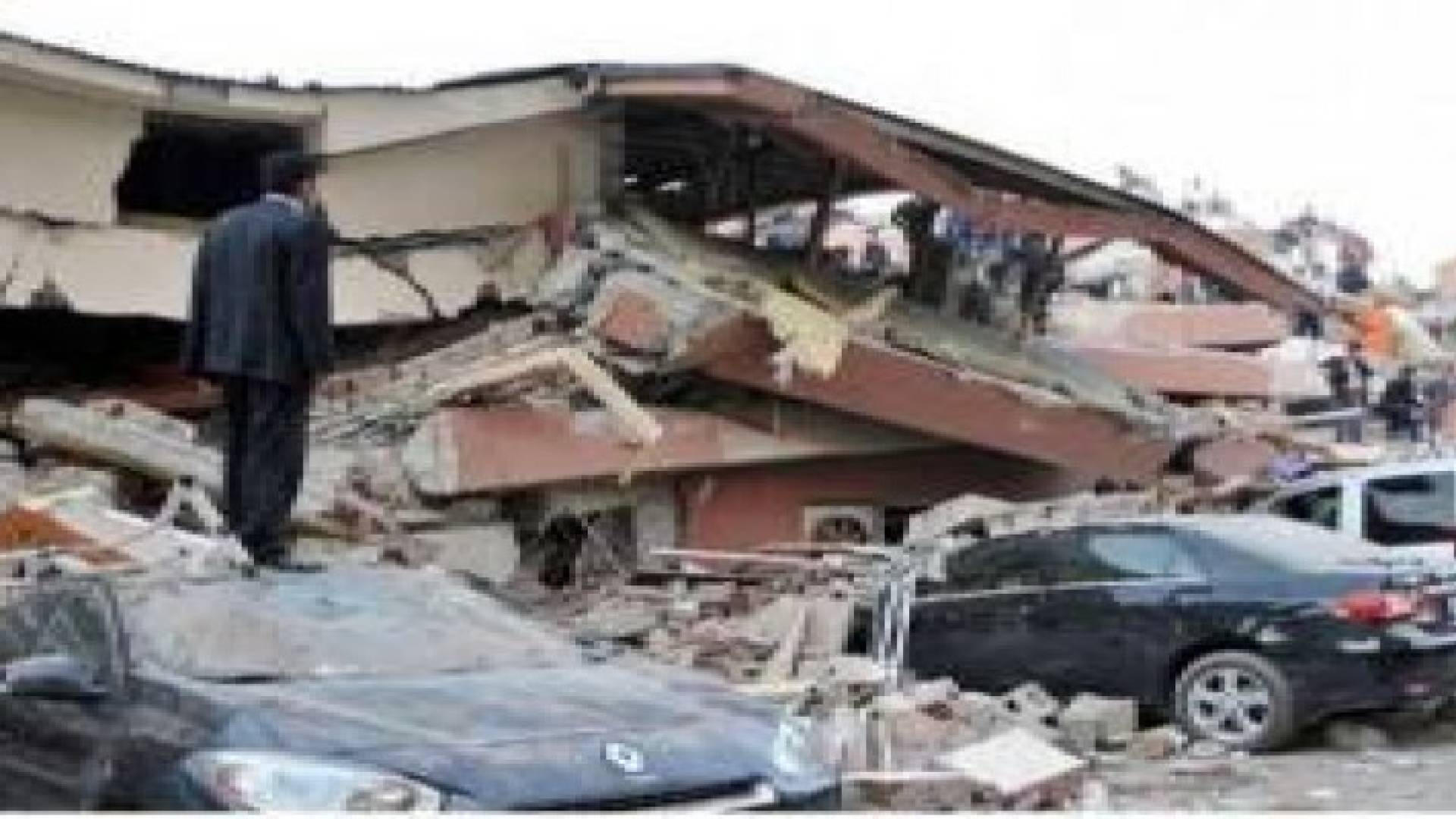 ارتفاع عدد ضحايا زلزال نيبال إلى 4989