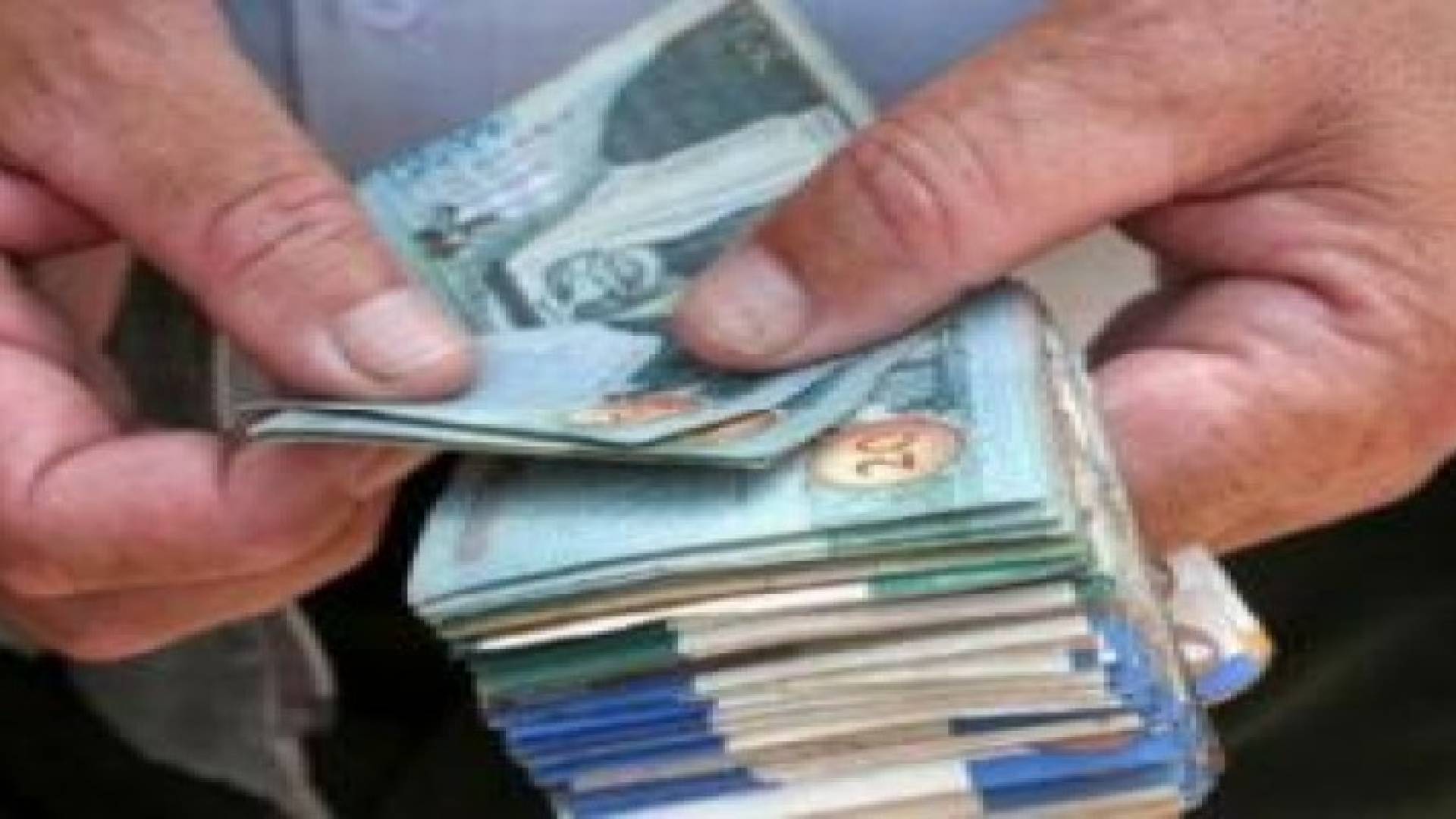 اقرار صرف دفعة جديدة من التعويضات وسلف التعليم للمعلمين والمعلمات