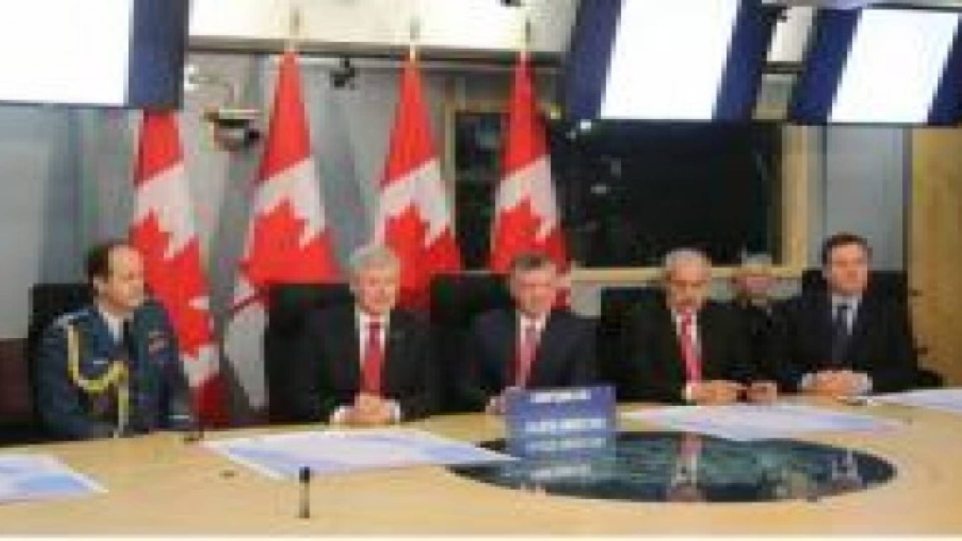 جلالة الملك يزور وزارة الدفاع الكندية