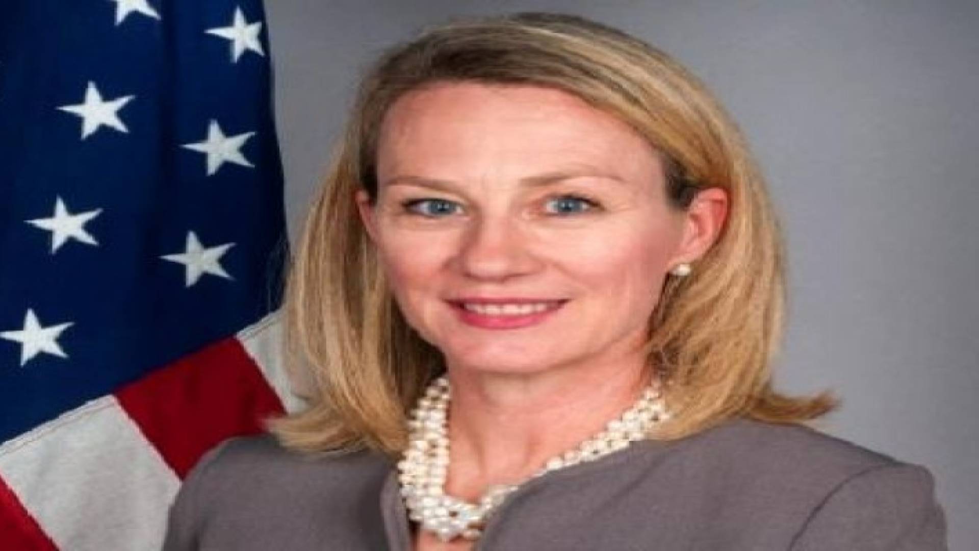 السفيرة الأميركية تنفي ممارسة ضغوط على الأردن للدخول في حرب برية ضد (داعش)