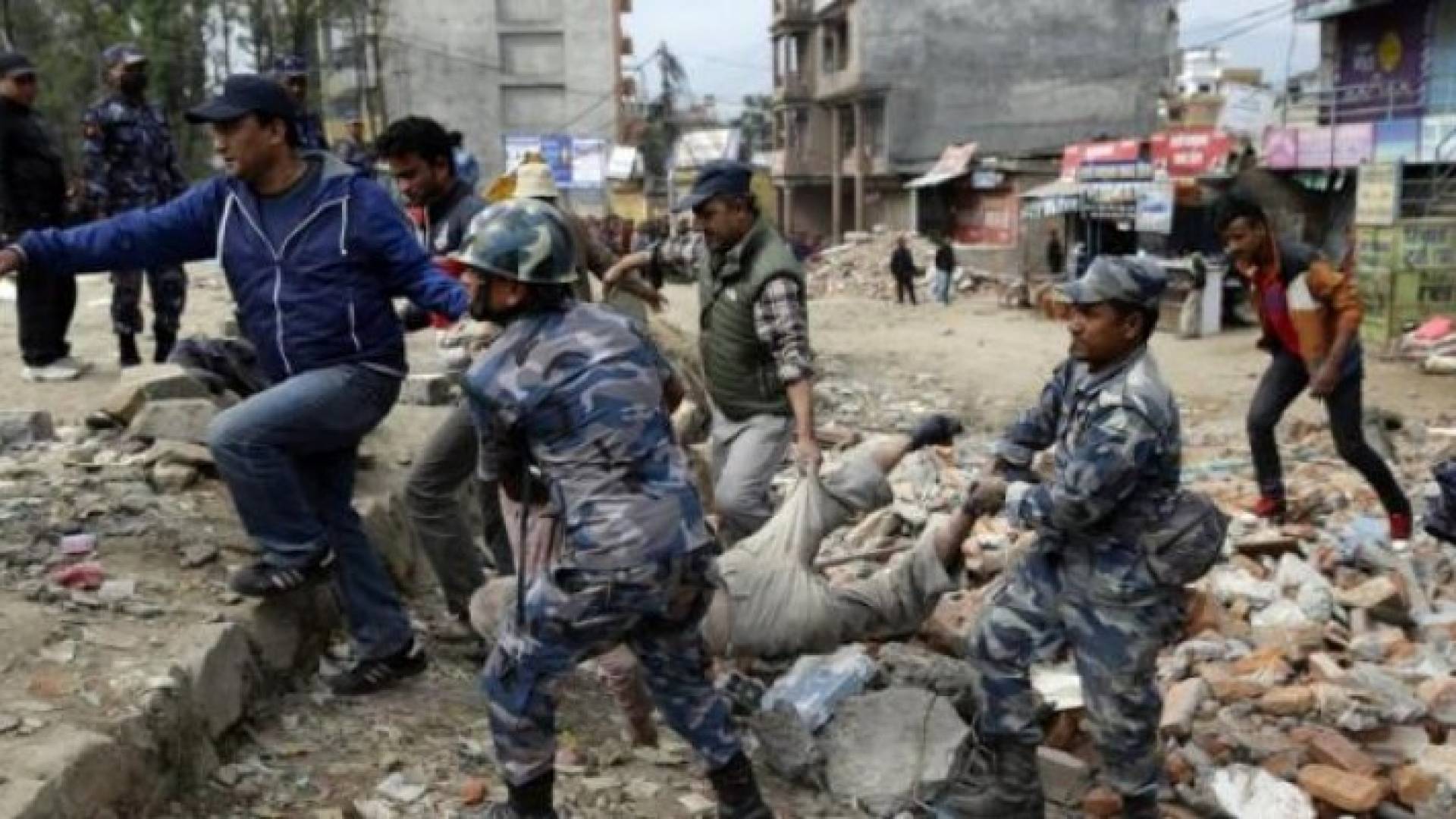 نيبال: لا أمل في العثور على ناجين