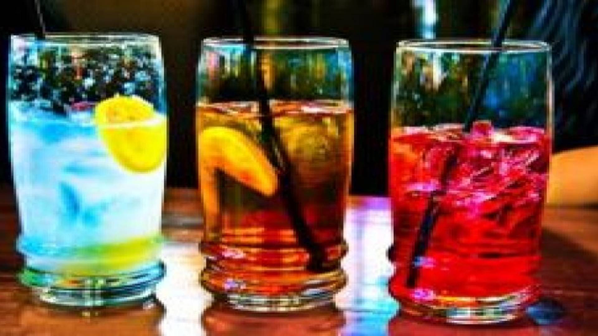 المشروبات المحلاة تزيد خطر الإصابة بالسكري